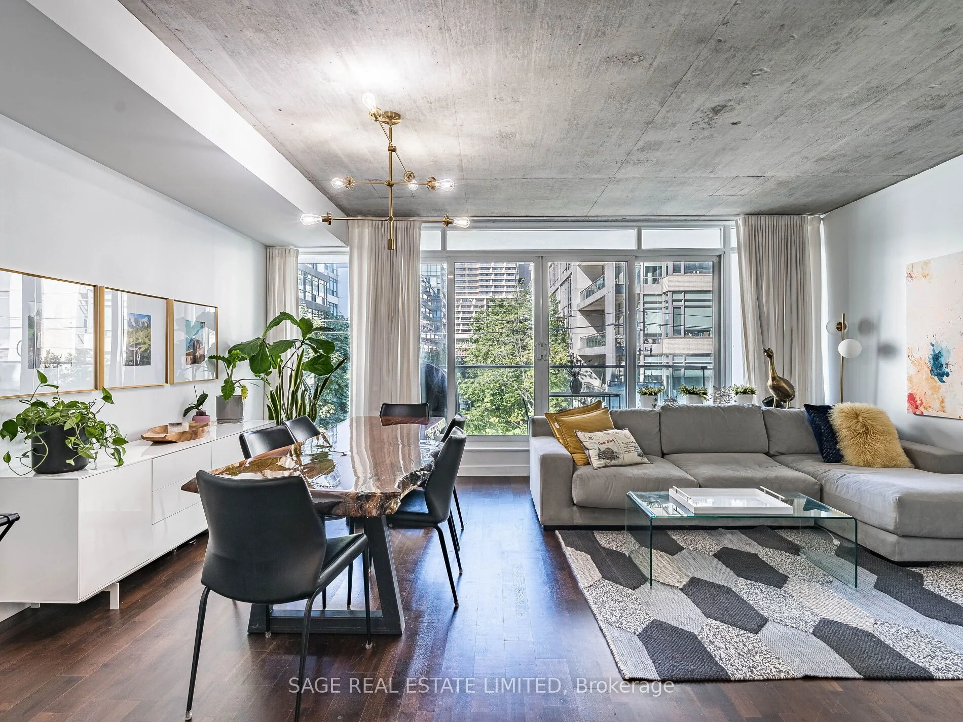 75 Portland Street 404, Toronto C01, ON M5V 2M9