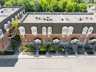 Condo Townhouse in Toronto
