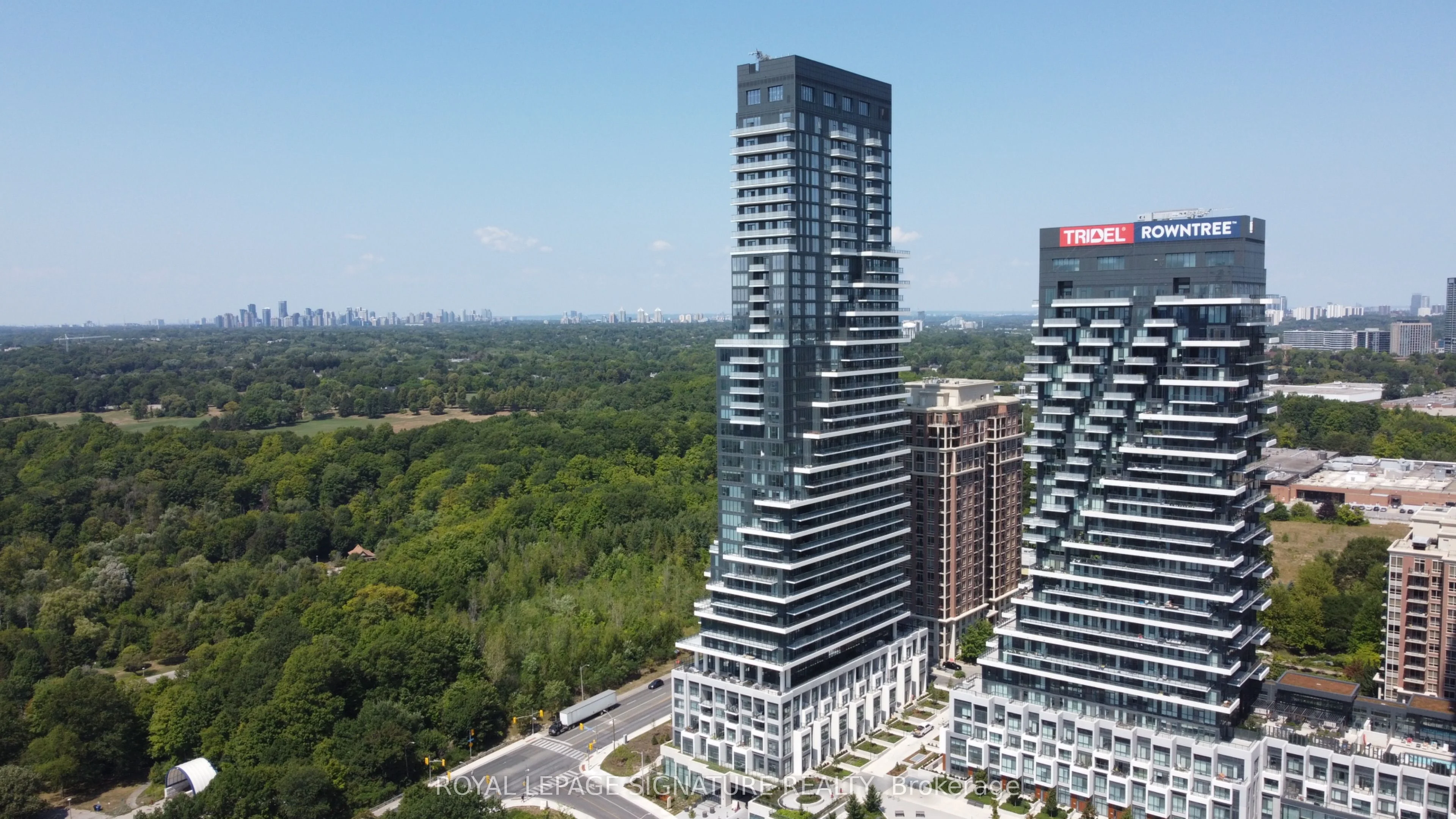 10 Inn On The Park Drive 3604, Toronto C13, ON M3C 0P9