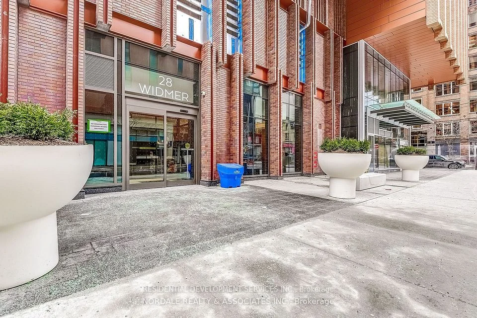 28 Widmer Street 4828, Toronto C01, ON M5V 0T2