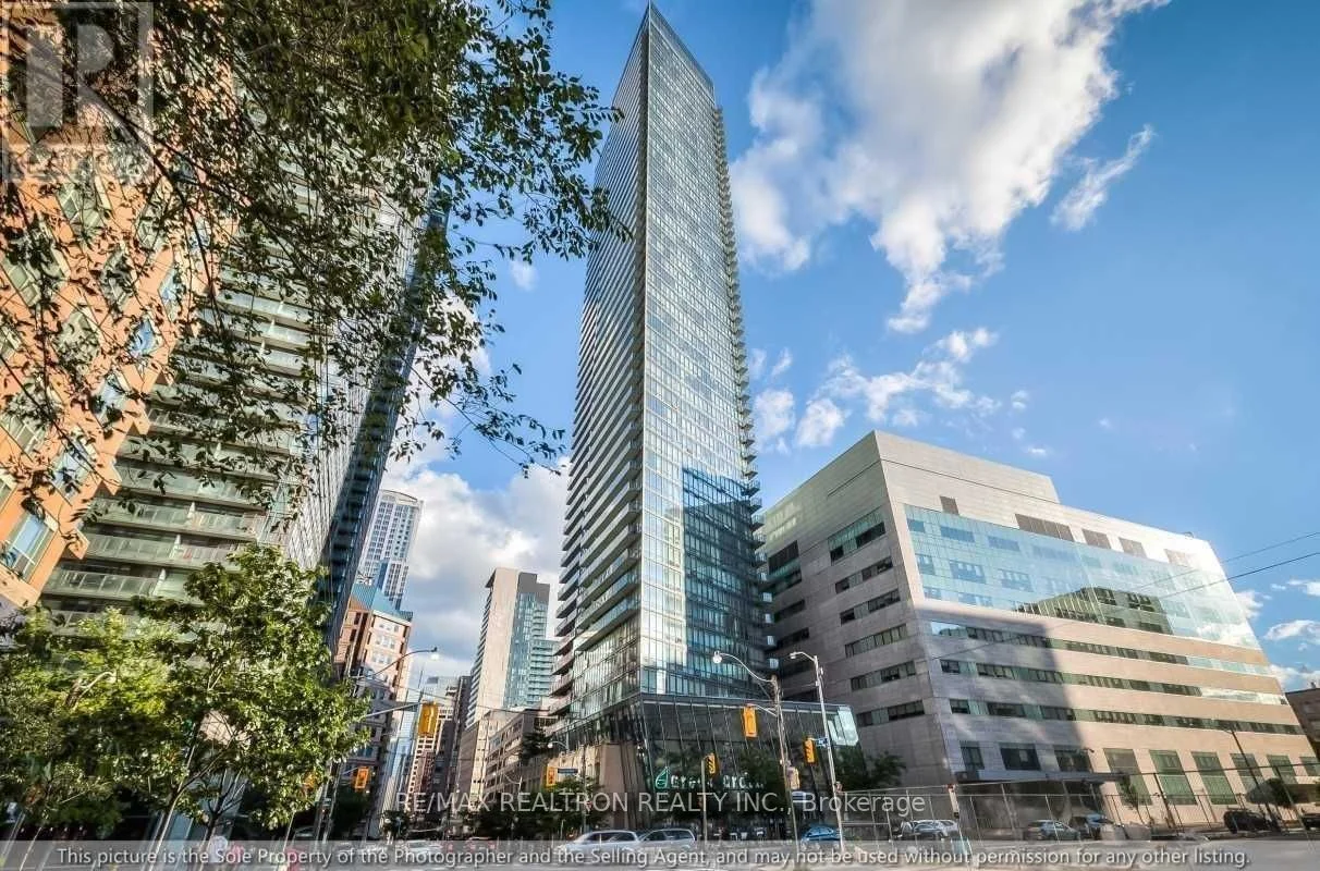 832 Bay Street 4907, Toronto C01, ON M5S 1Z6