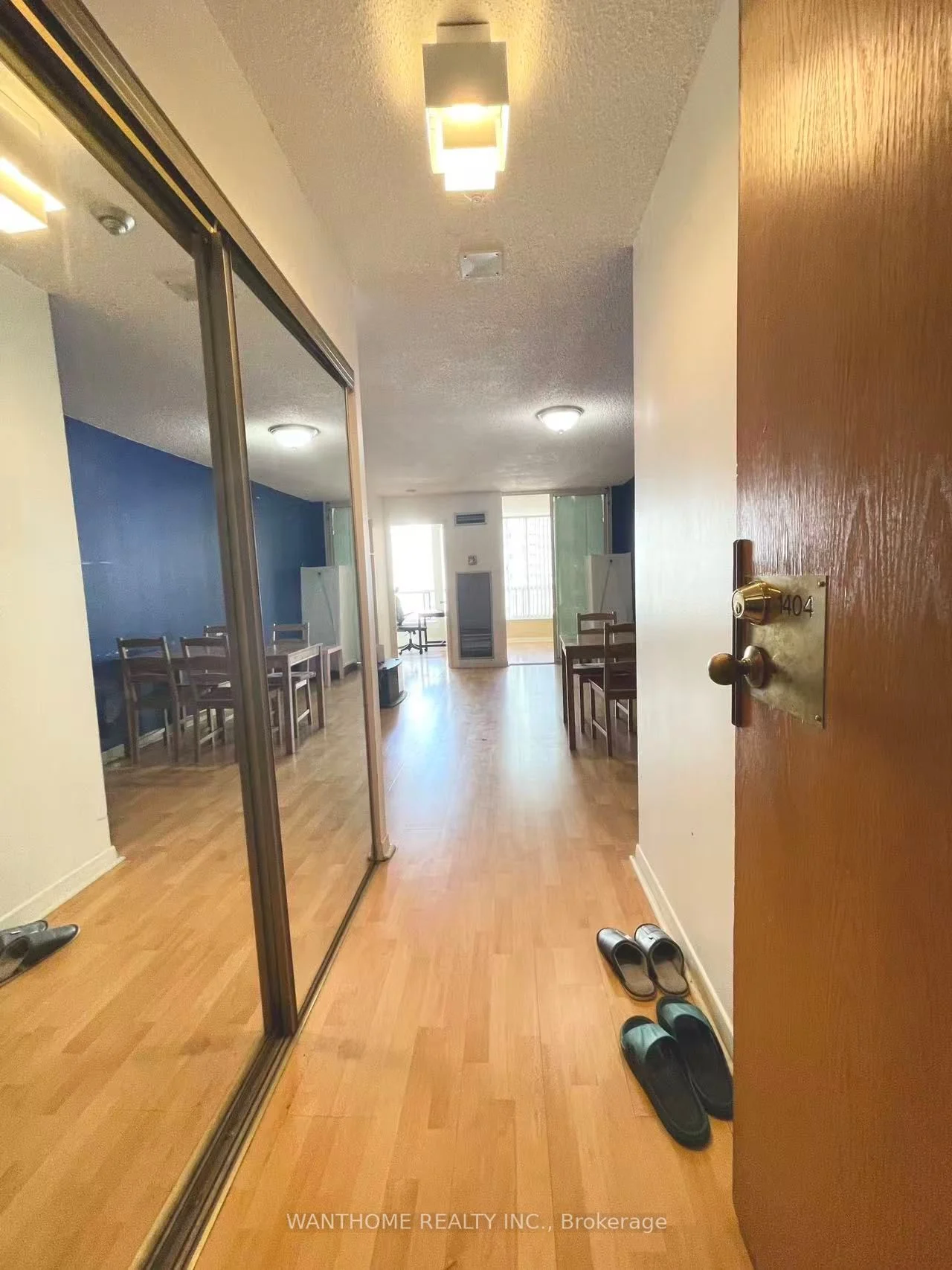 44 St Joseph Street 1404, Toronto C01, ON M4Y 2W4