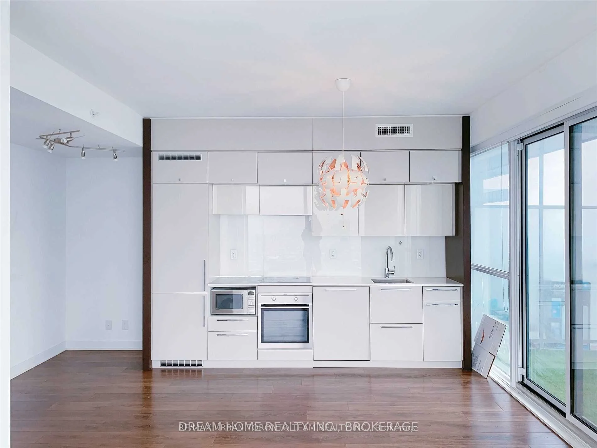 15 Grenville Street 4203, Toronto C01, ON M4Y 1A1