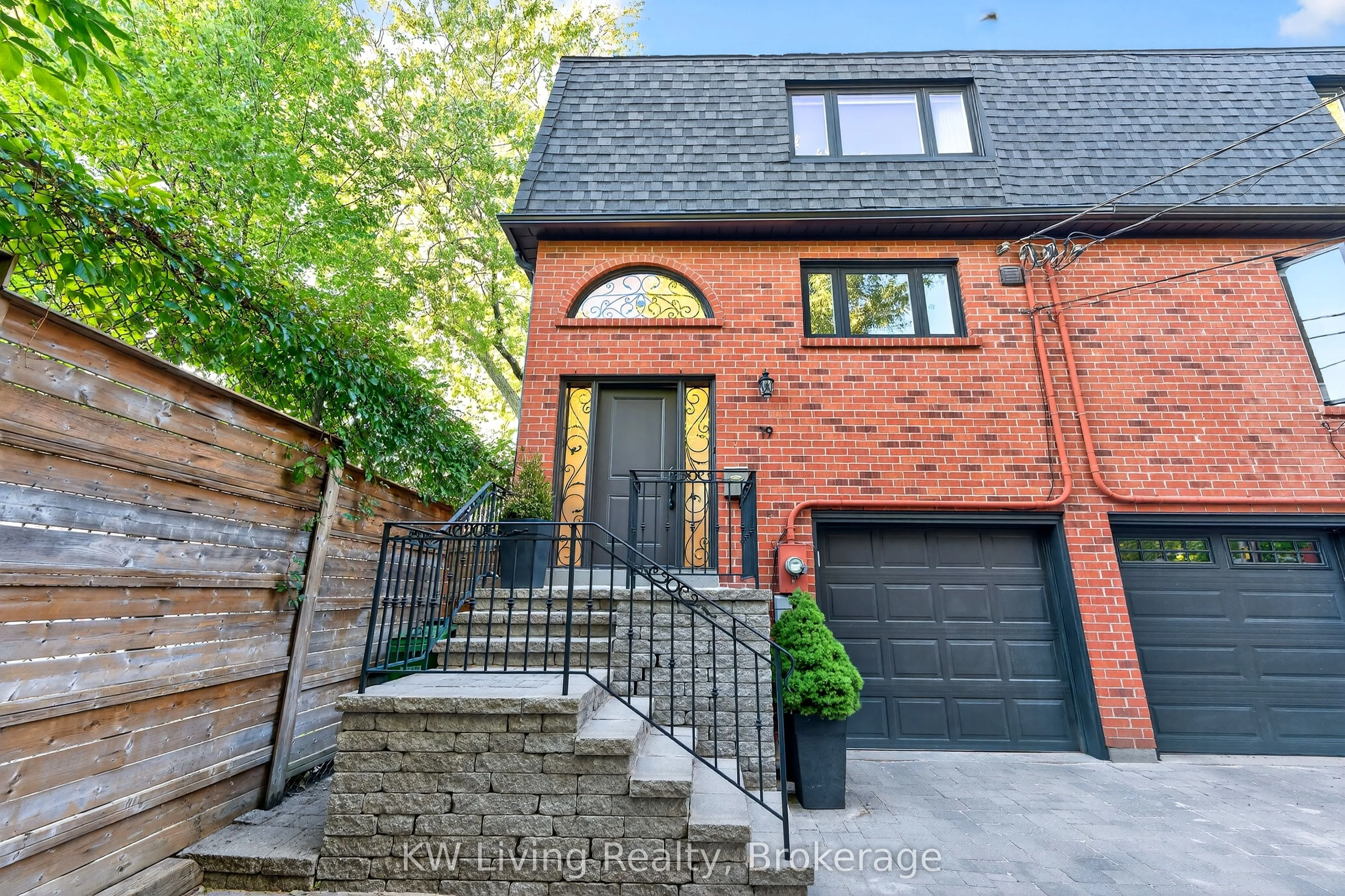 19 Deal Avenue, Toronto C04, ON M4N 2S8