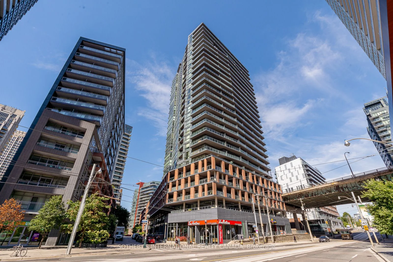 20 Bruyeres Mews 1101, Toronto C01, ON M5V 0G8