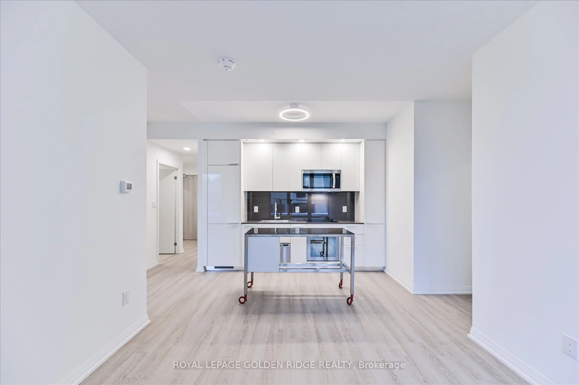 75 Canterbury Place 316 (RM 1), Toronto C07, ON M2N 0L2
