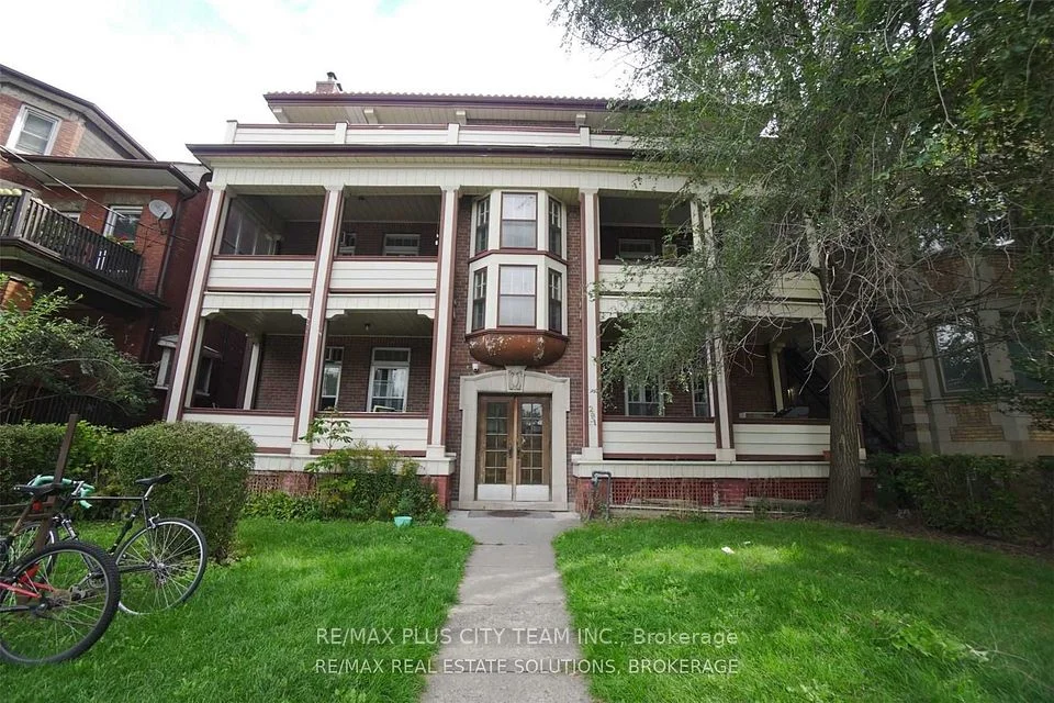 291 St George Street 7, Toronto C02, ON M5R 2P8