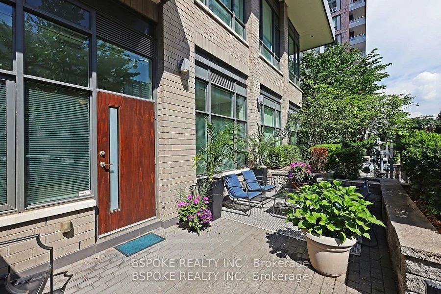 200 Sackville Street 104, Toronto C08, On M5a 0c4