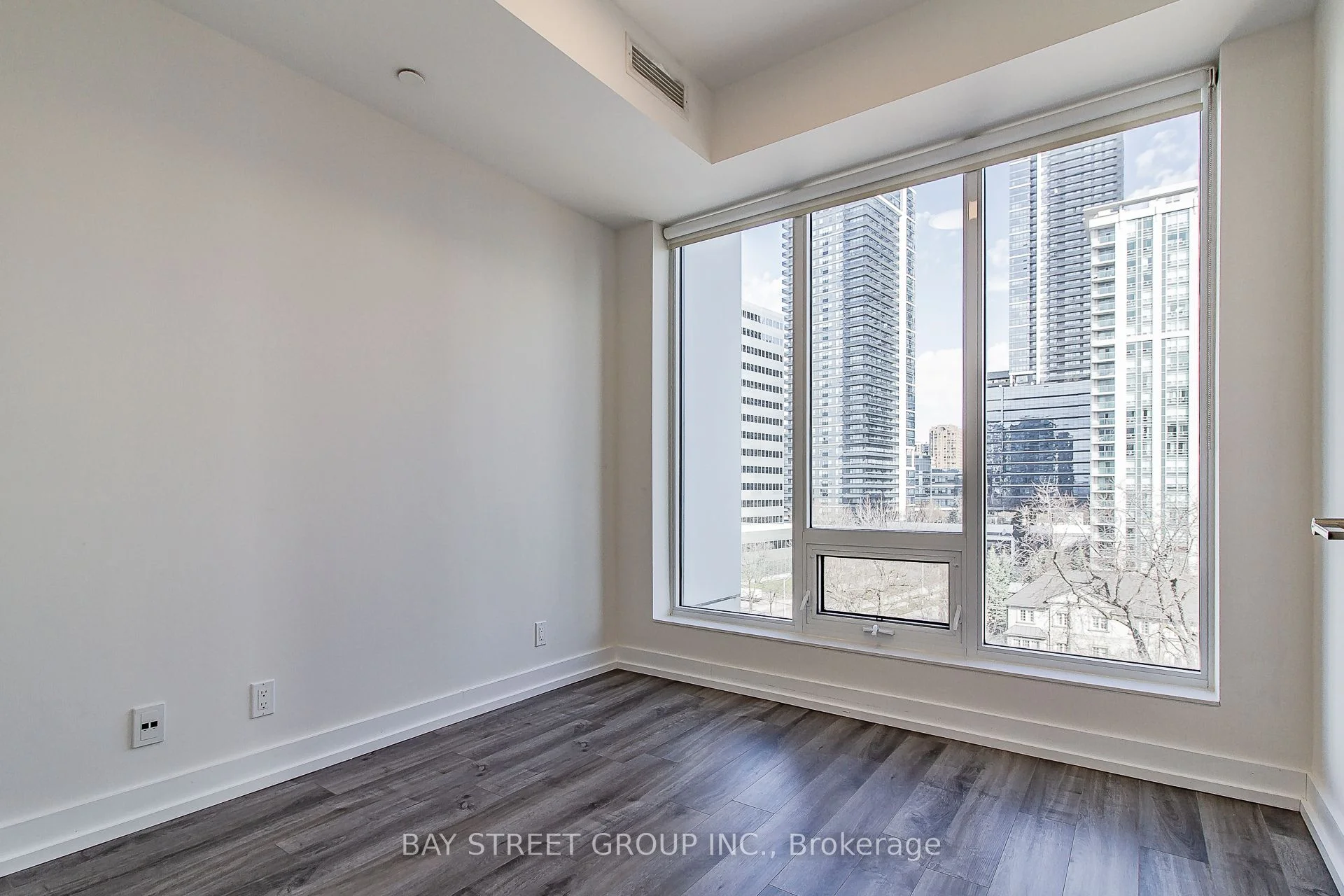28 Avondale Avenue 702 (2nd Bedroom), Toronto C14, On M2n 0k2
