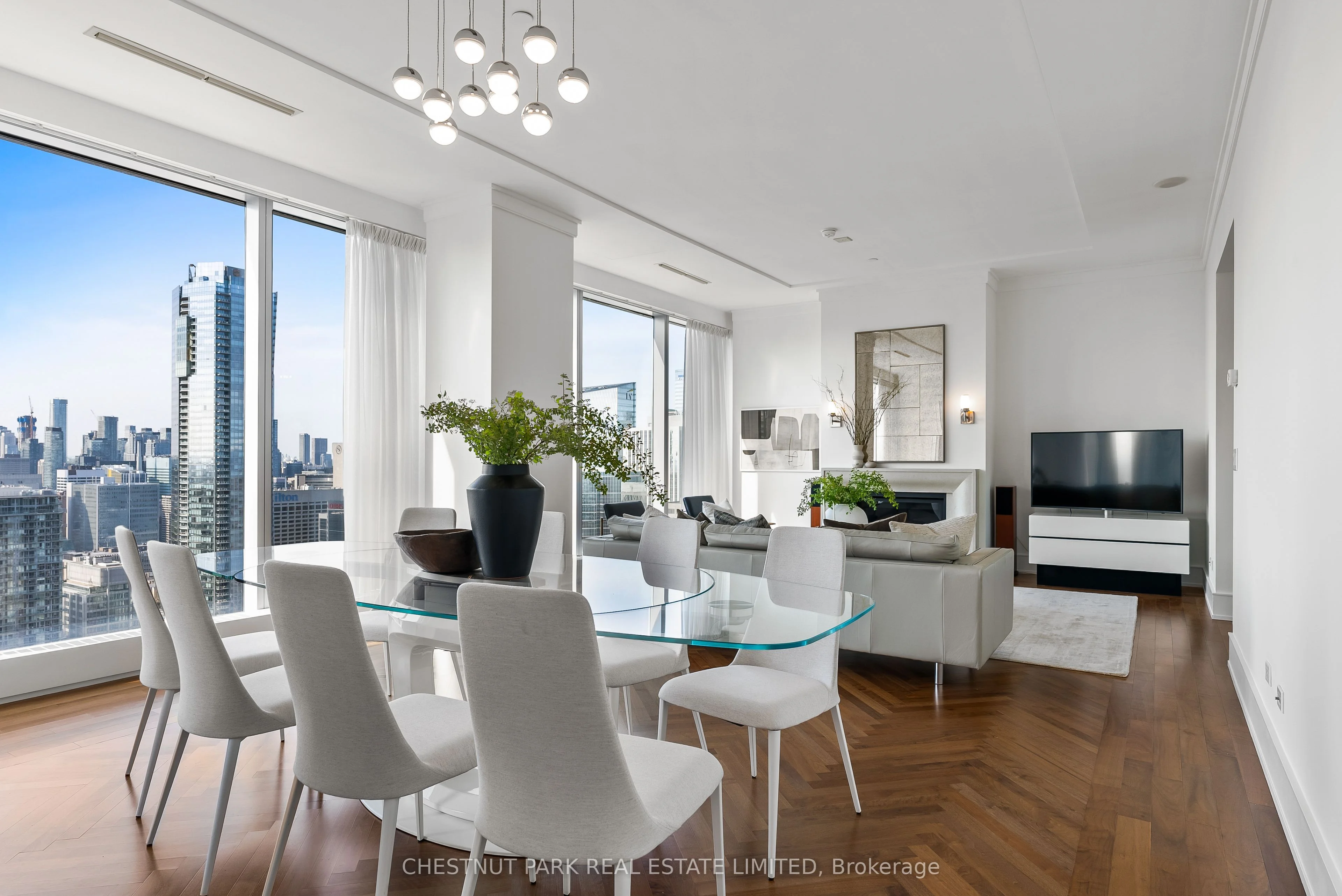 183 Wellington Street W 3602, Toronto C01, ON M5V 0A1