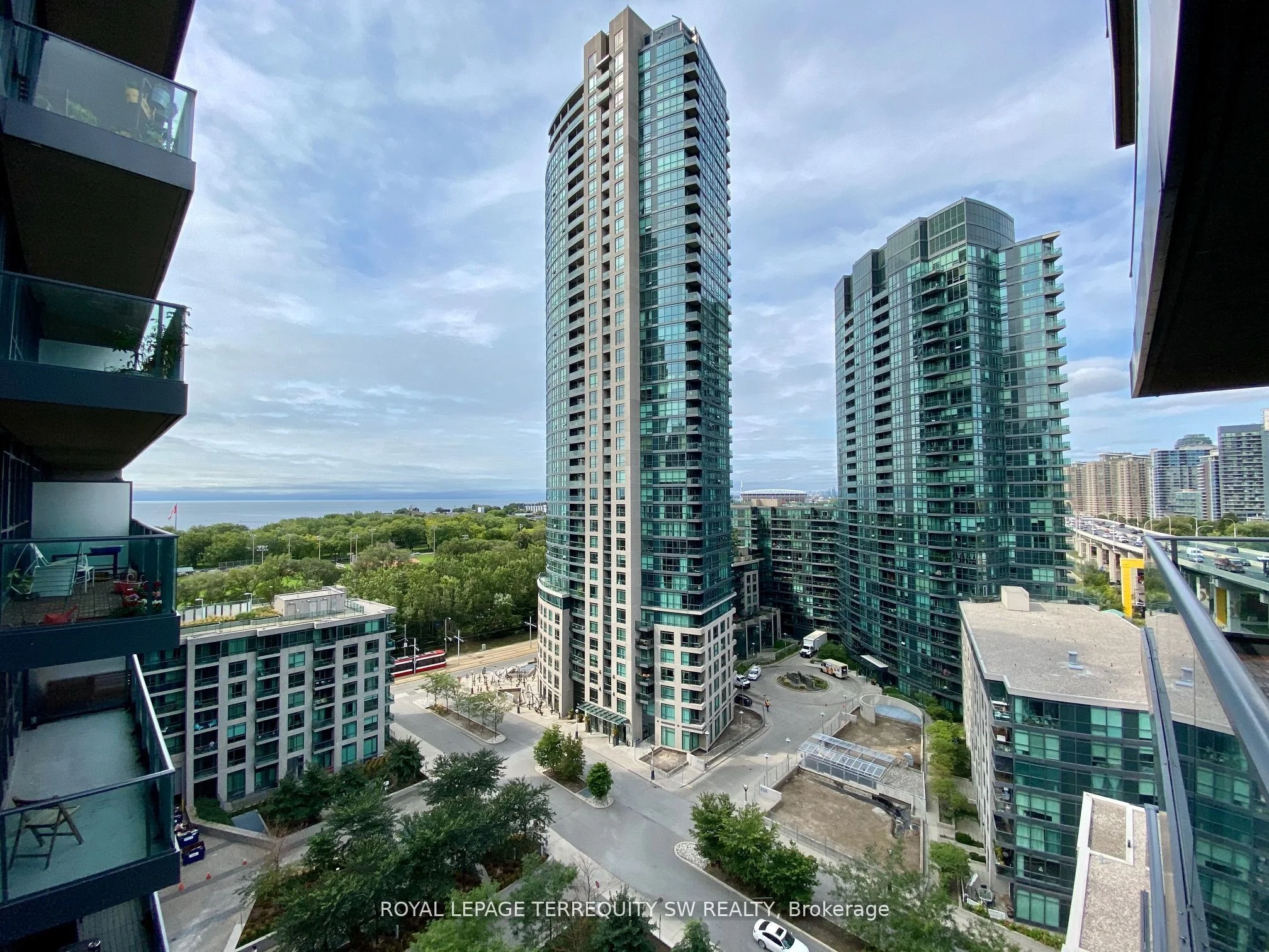 209 Fort York Boulevard 1458, Toronto C01, ON M5V 4A1