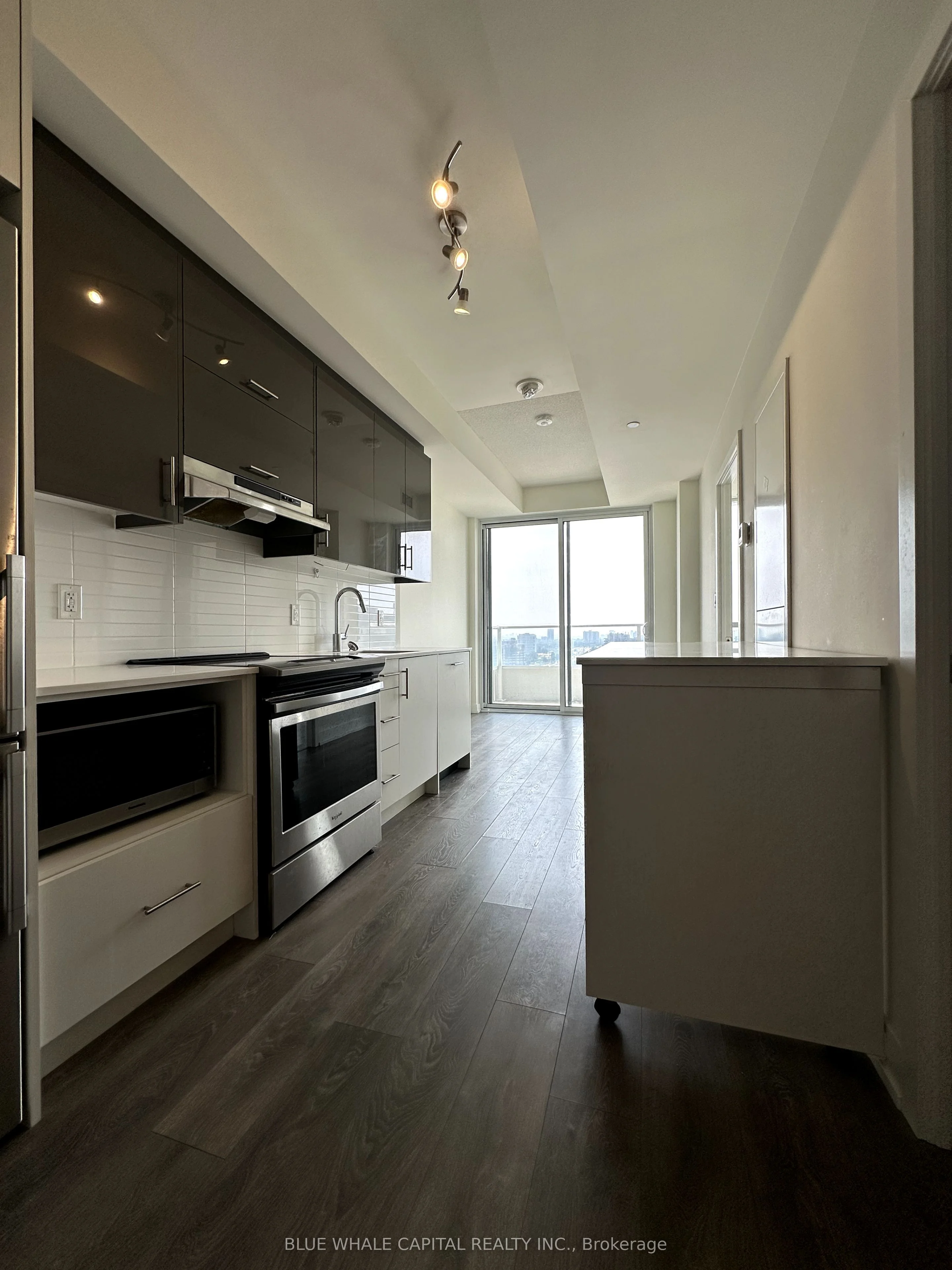 180 Fairview Mall Drive 1813, Toronto C15, ON M2J 4T1