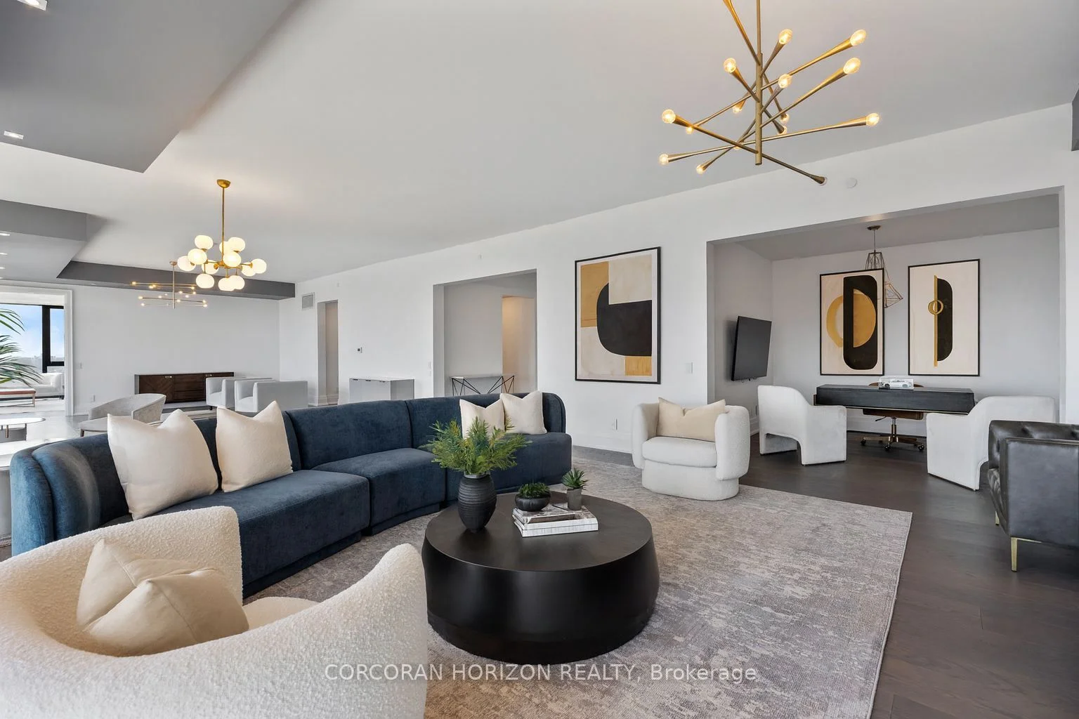 200 Cumberland Street 3702, Toronto C02, ON M5R 0B7