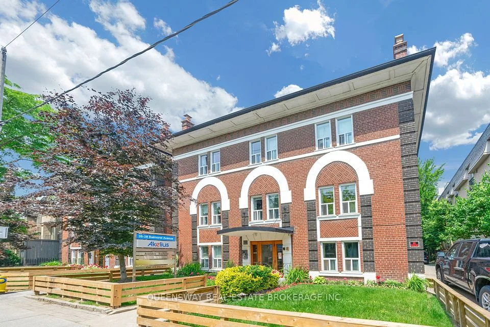 26 Balmoral Avenue 201, Toronto C02, ON M4V 1J4