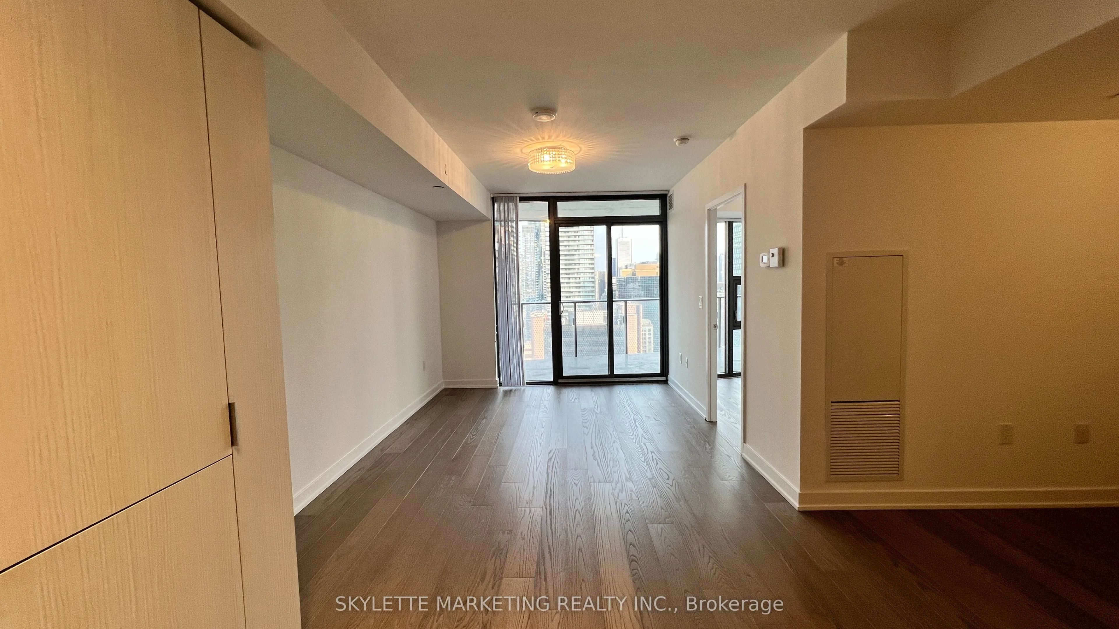 11 Wellesley Street W 3204, Toronto C01, ON M4Y 0G4