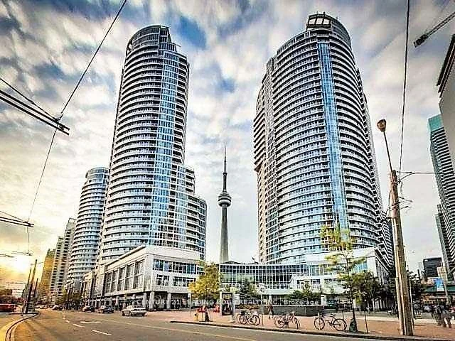 8 York Street 2413, Toronto C01, On M5j 2y2