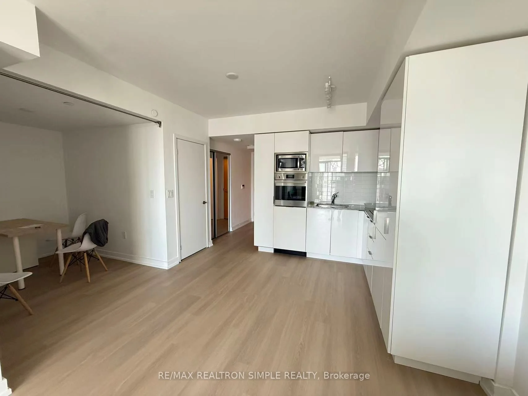 11 Wellesley Street W 3604, Toronto C01, ON M4Y 0G4