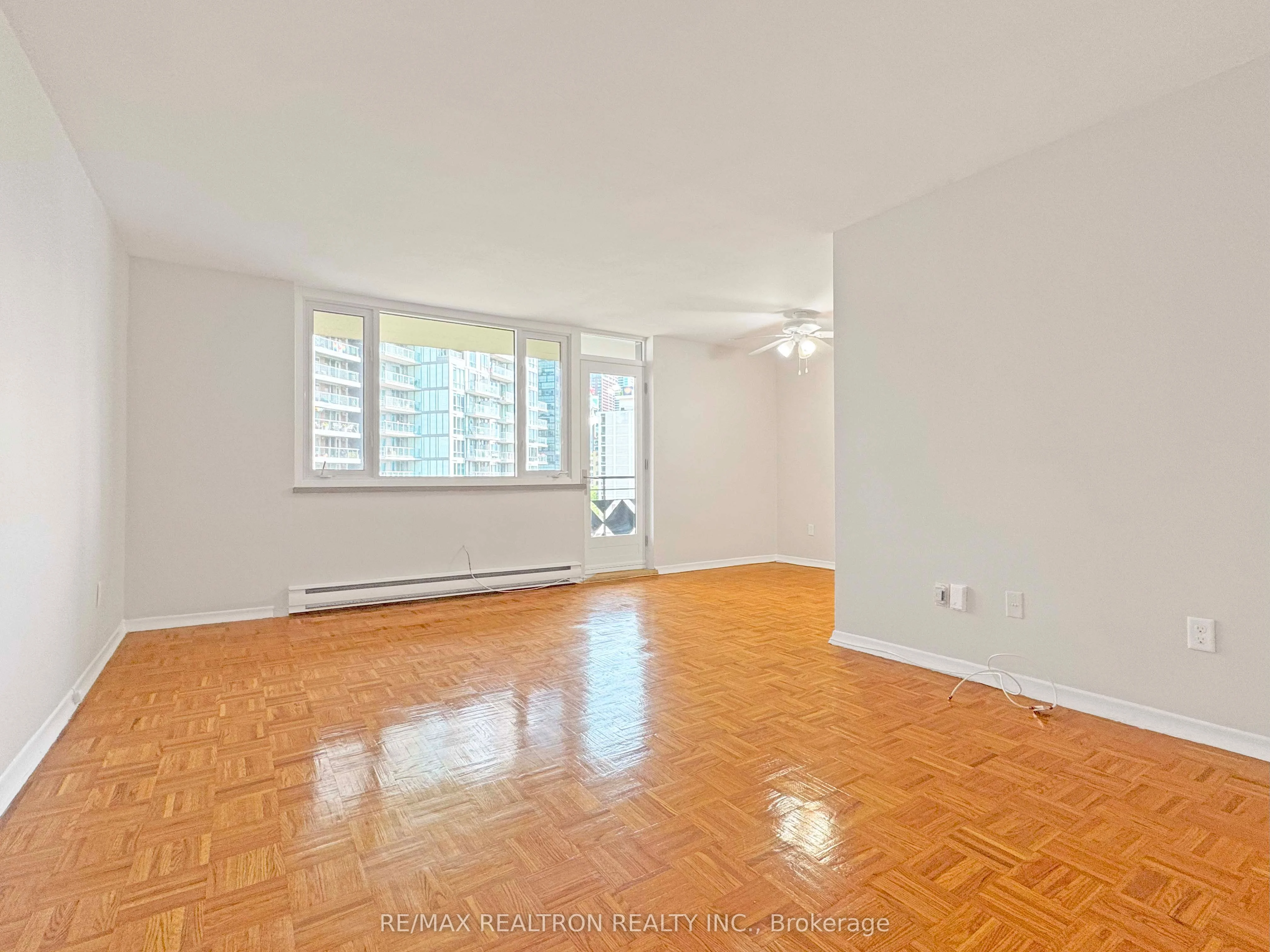 55 Isabella Street 903, Toronto C08, On M4y 1m8