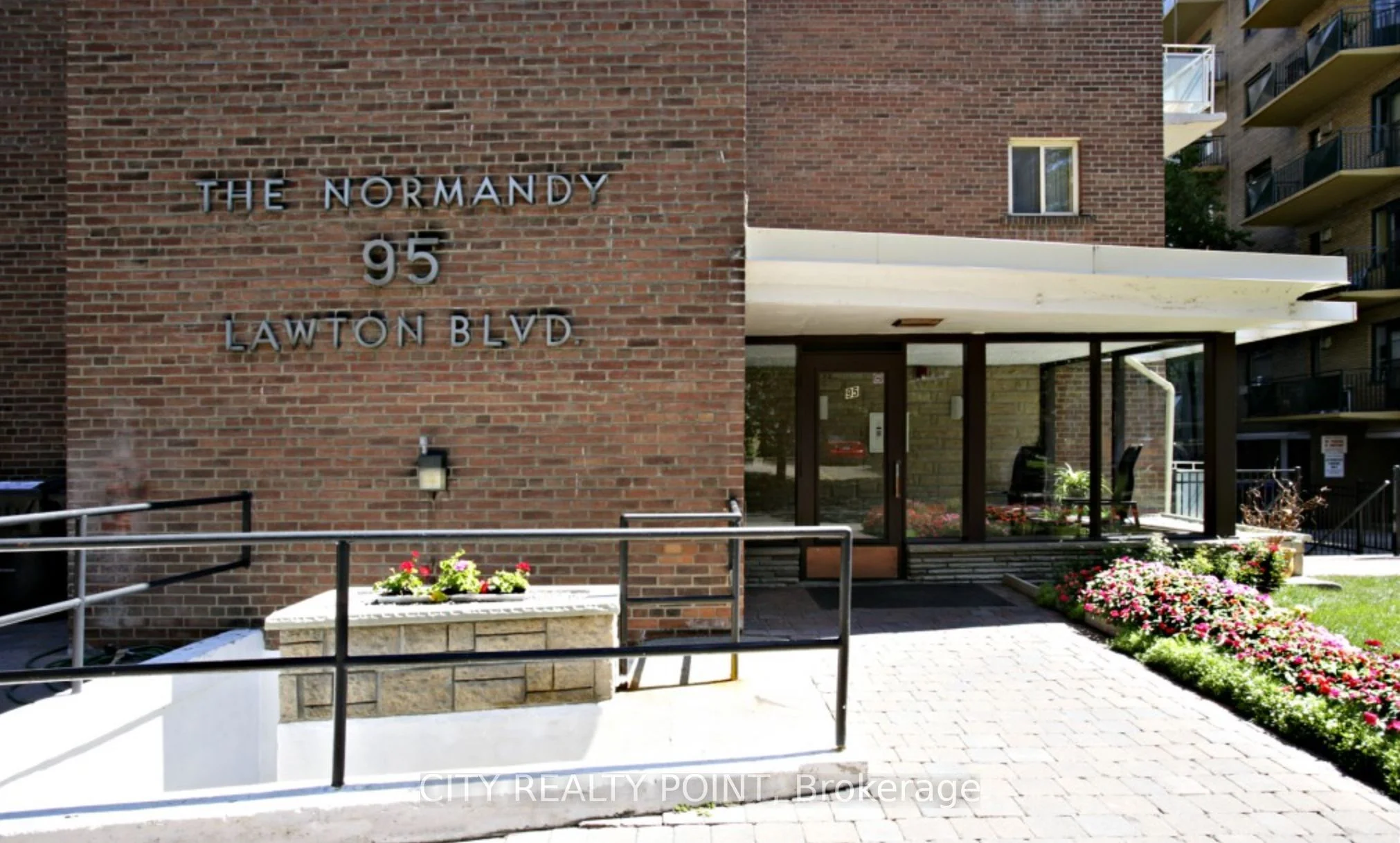 95 Lawton Boulevard 506, Toronto C02, ON M4V 1Z8