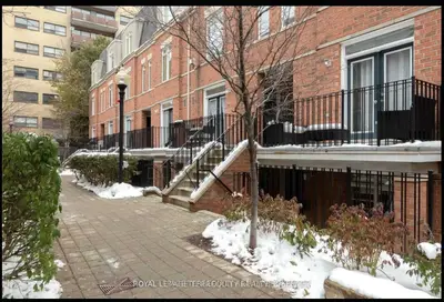 Condo Townhouse in Toronto