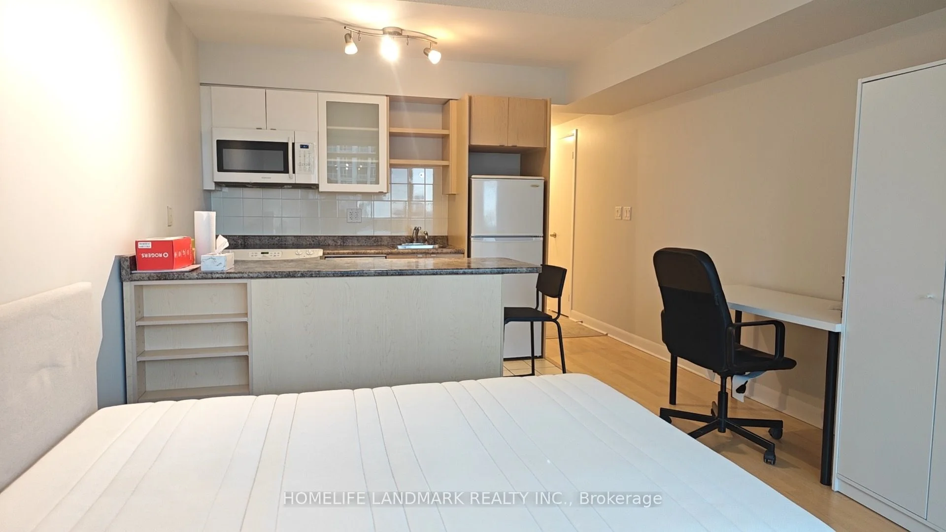 600 Fleet Street 1409, Toronto C01, On M5v 1b7