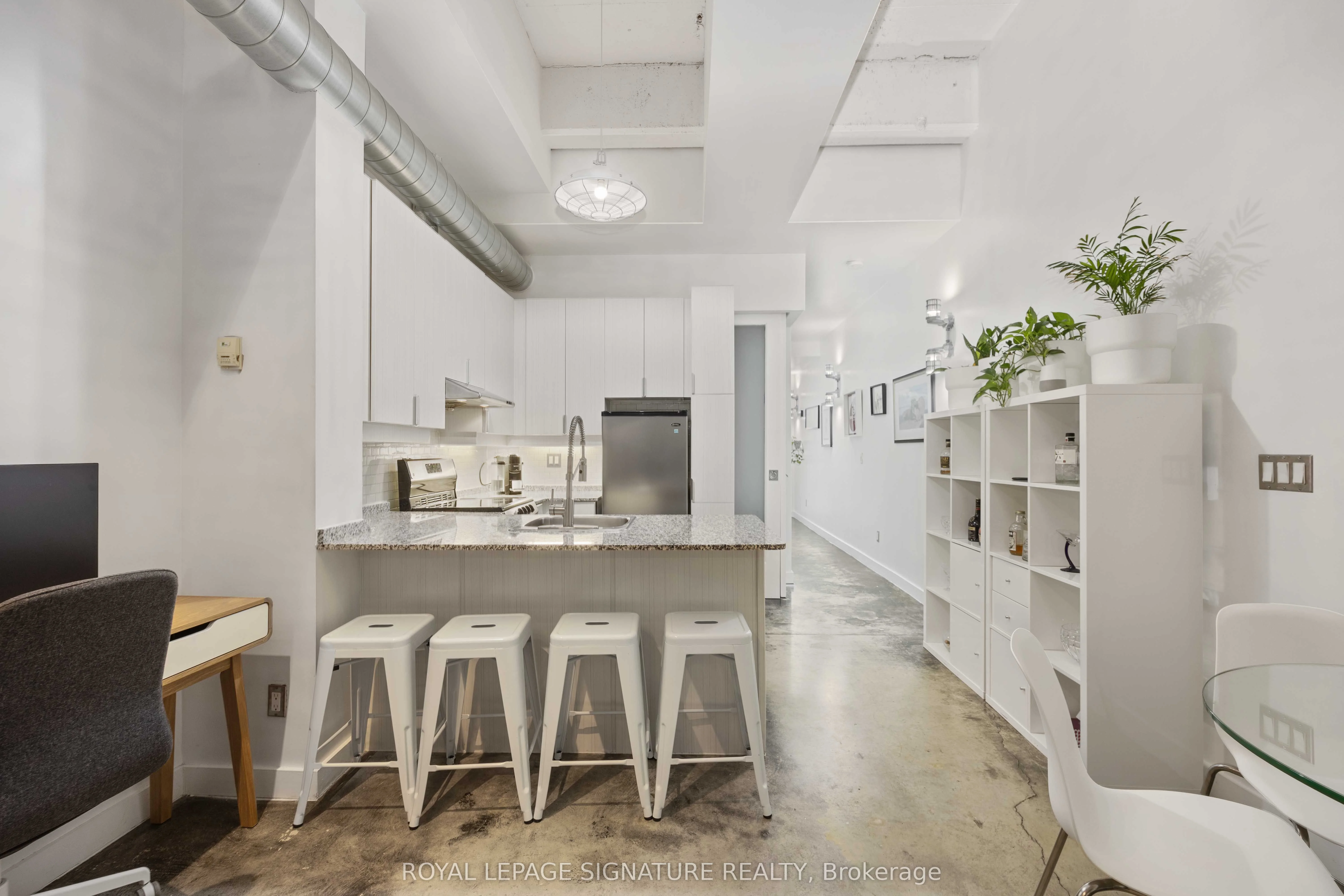 135 Dalhousie Street B05, Toronto C08, On M5b 2s1
