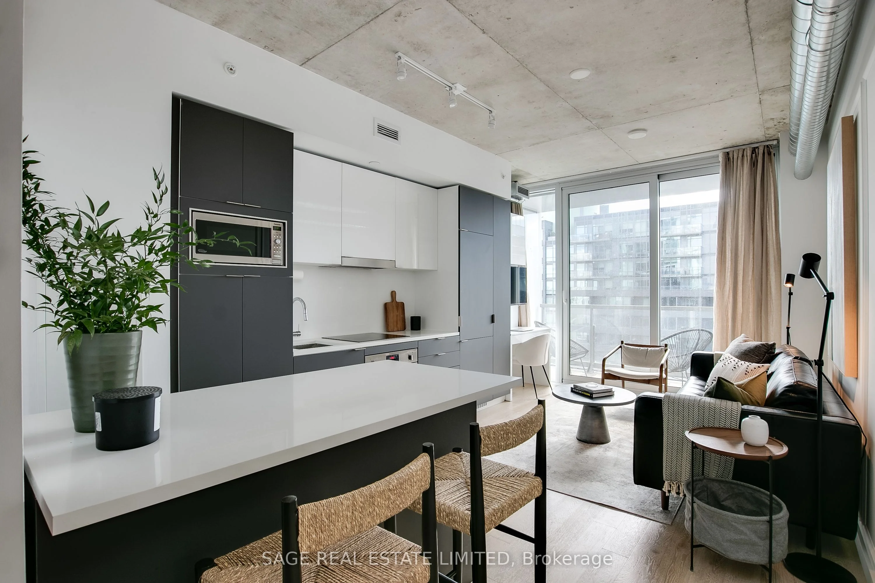 Condo Apartment in Toronto