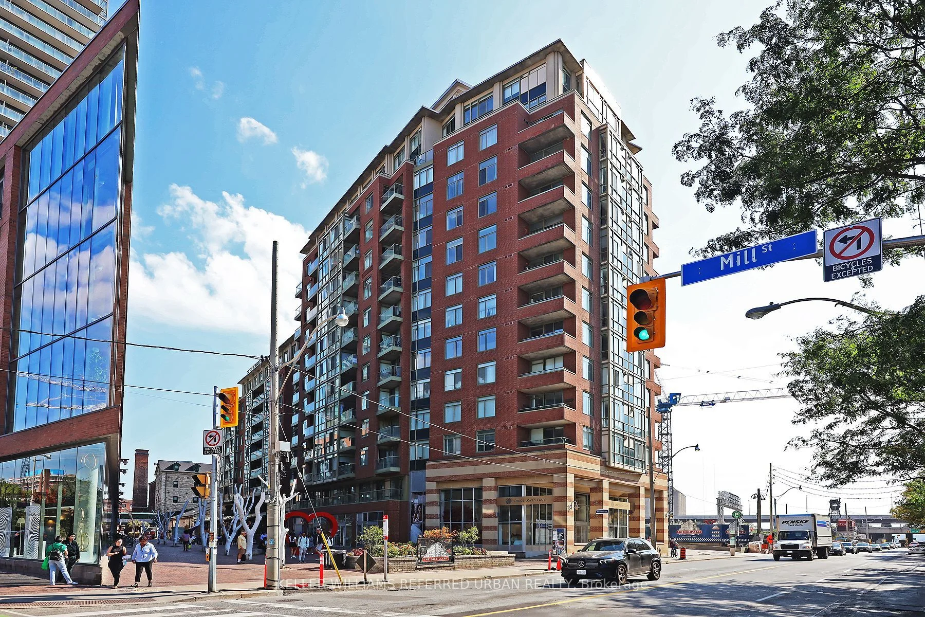 39 Parliament Street 1008, Toronto C08, ON M5A 4R2