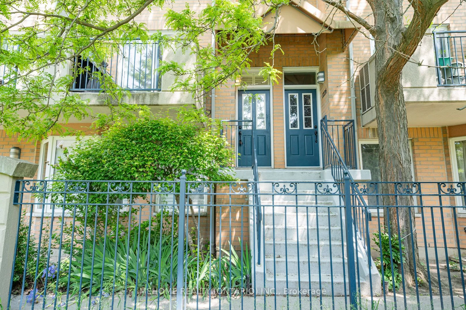 28 sommerset Way 1227, Toronto C14, ON M2N 6W7