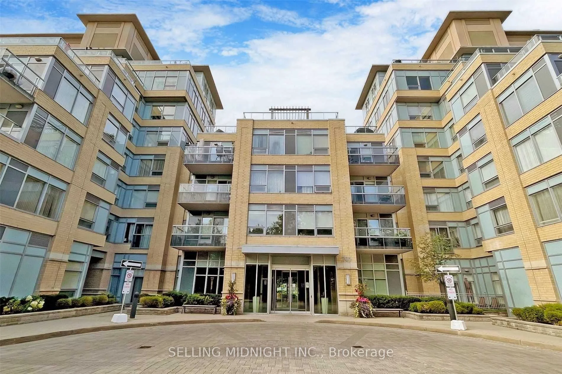 701 Sheppard Avenue W 420, Toronto C06, ON M3H 2S7
