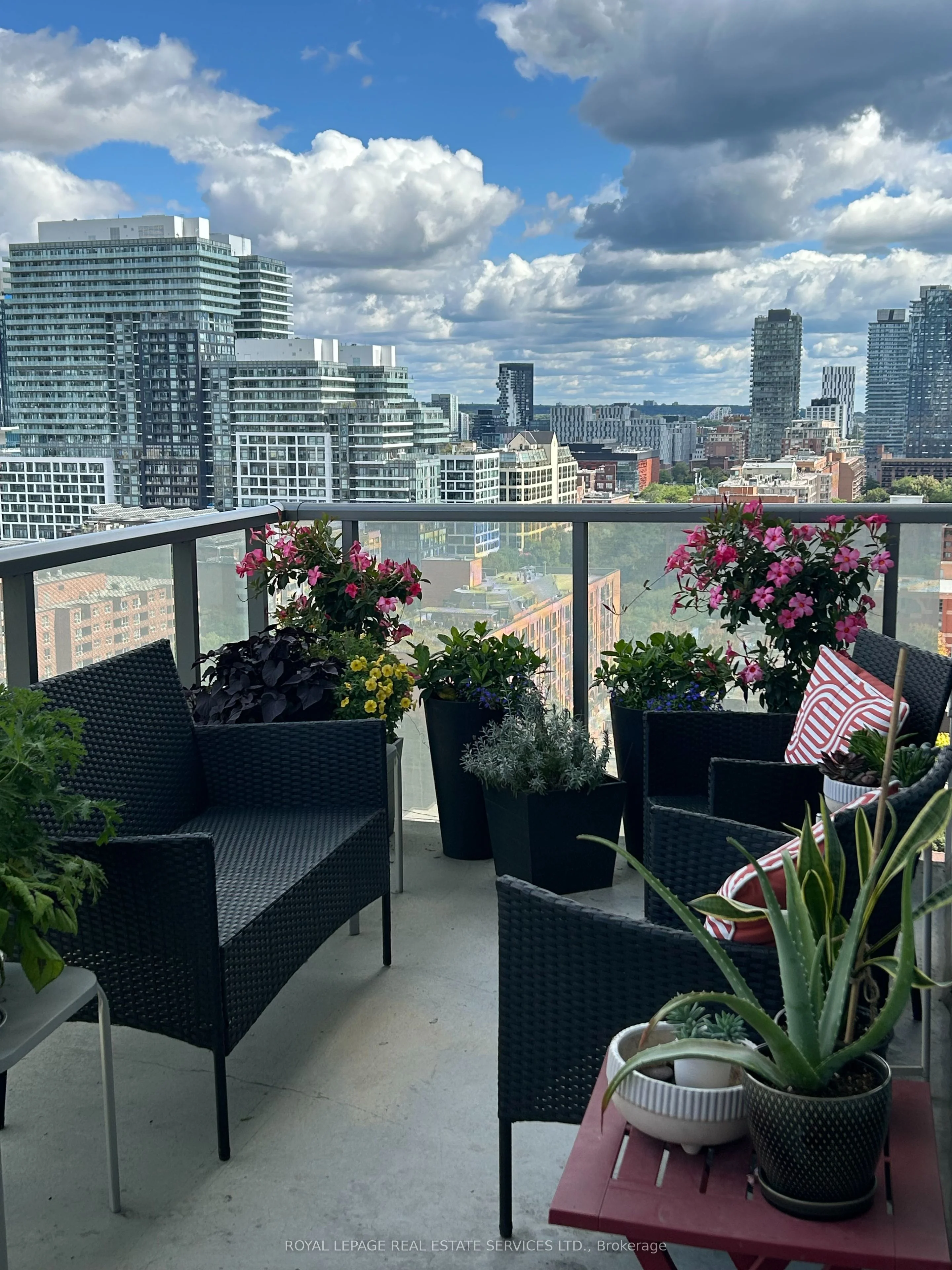 1 Market Street 1605, Toronto C08, On M5e 0a2