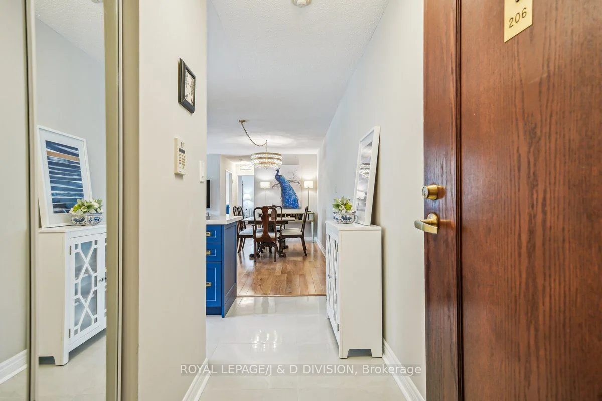35 Merton Street 206, Toronto C10, ON M4S 3G4