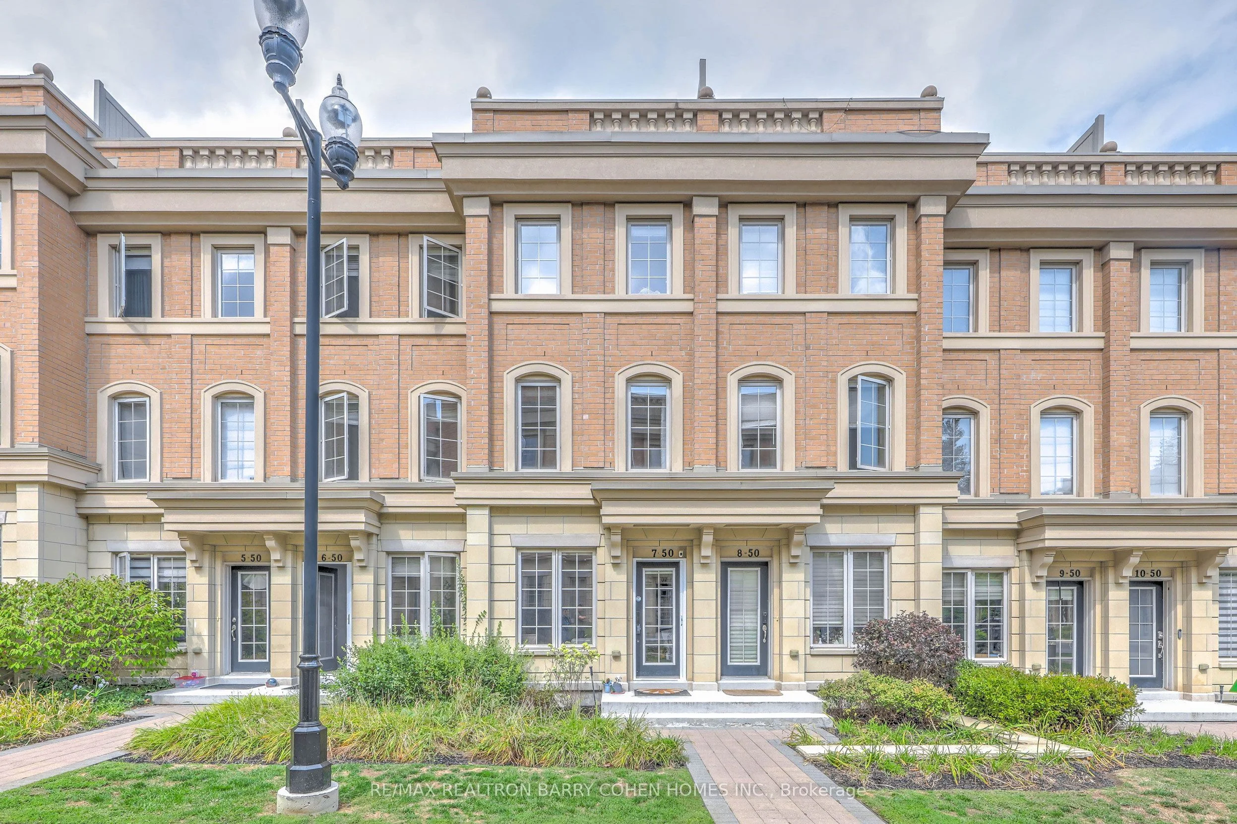 50 Hargrave Lane 7, Toronto C12, ON M4N 0A4