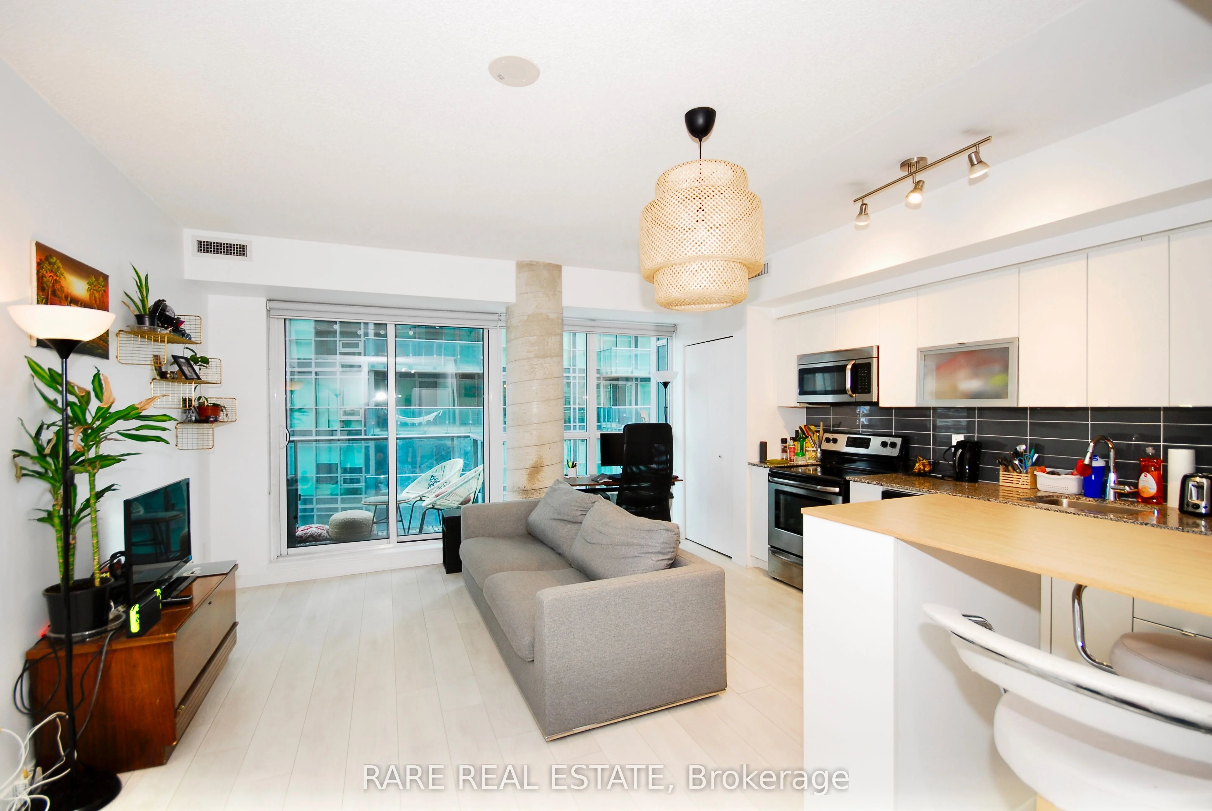 Condo Apartment in Toronto