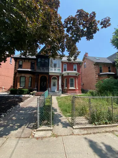 Duplex in Toronto