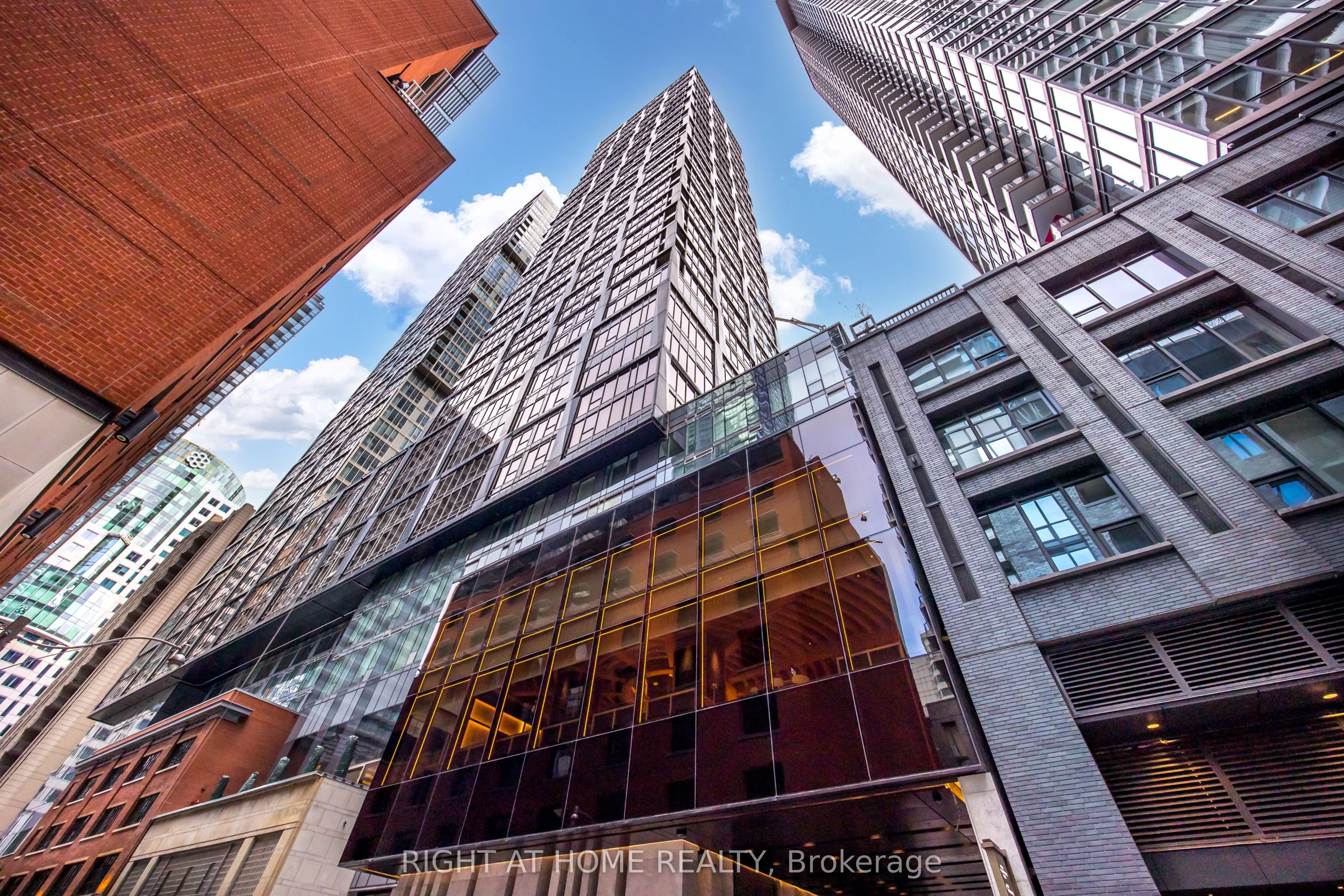 35 Mercer Street N 3412, Toronto C01, ON M5V 0V1