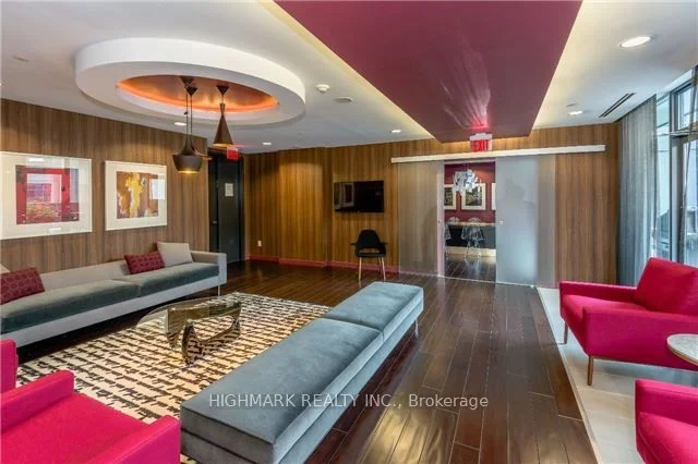 105 George Street 1407, Toronto C08, ON M5A 2N4