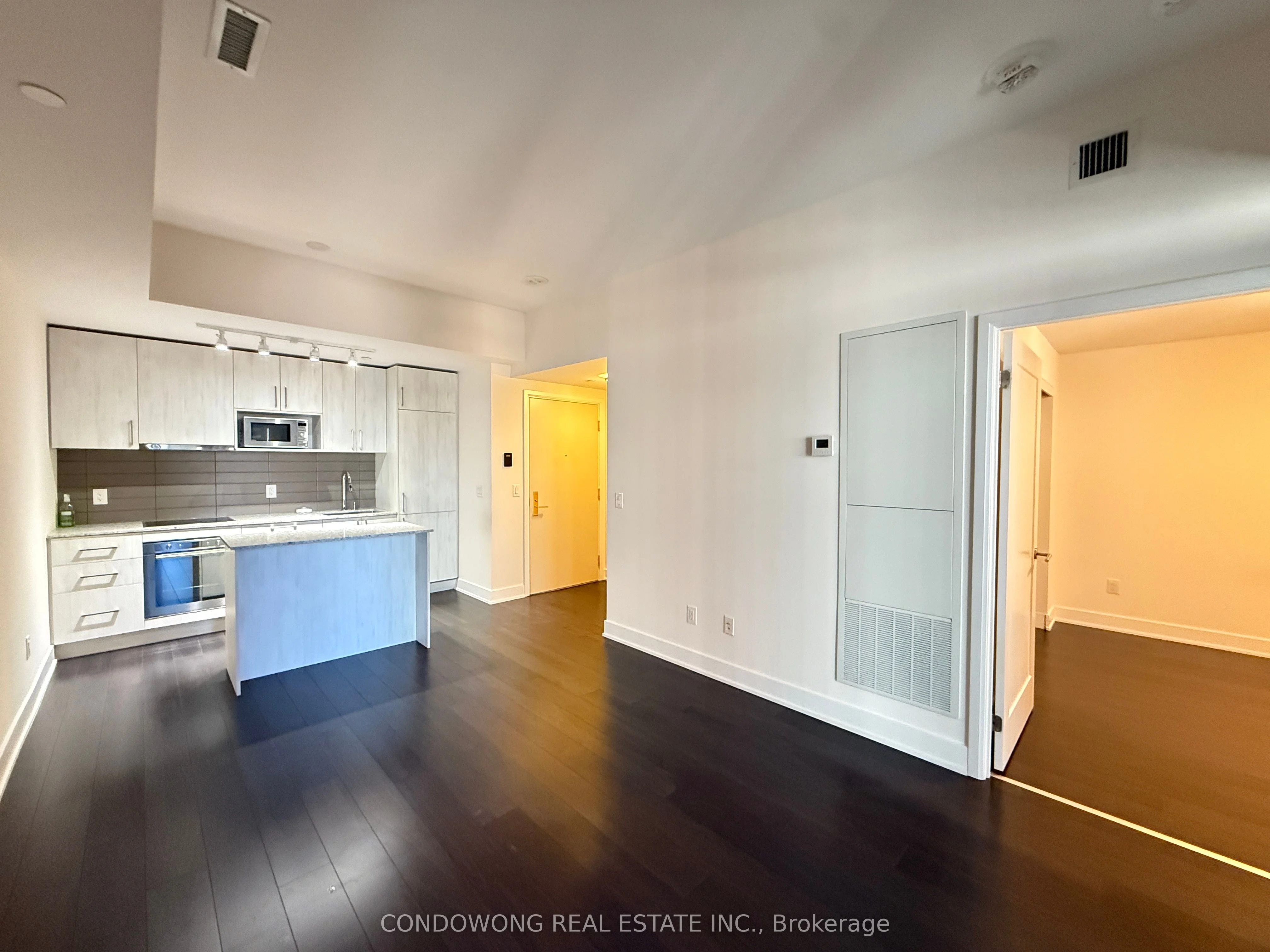 88 Cumberland Street 609, Toronto C02, ON M5R 0C8