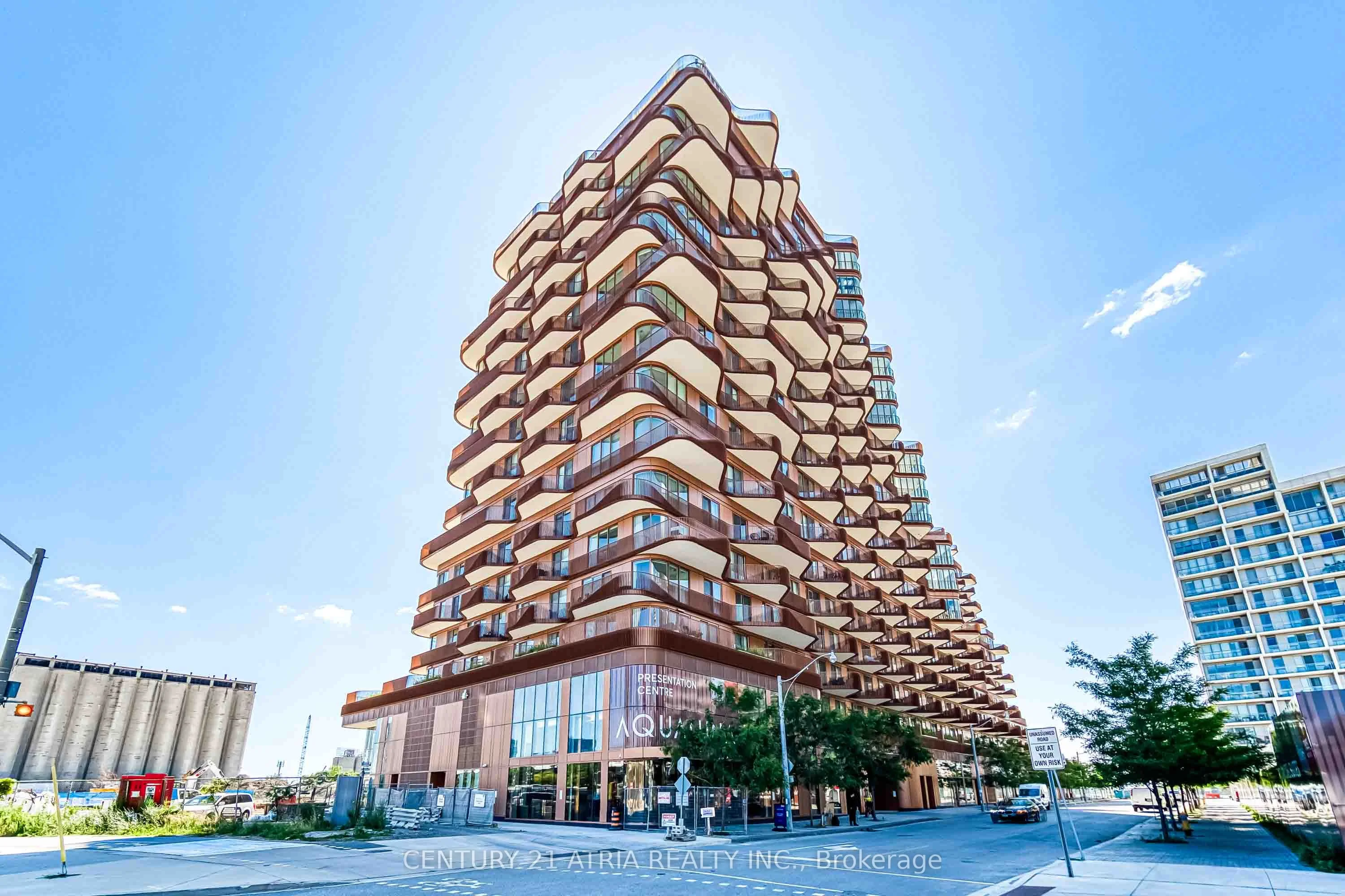 155 Merchants' Wharf 323, Toronto C08, ON M5A 0Y4