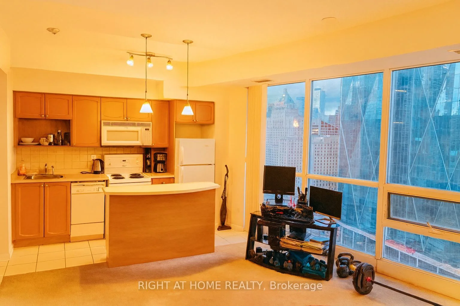 18 Yonge Street 2404, Toronto C01, ON M5E 1Z8