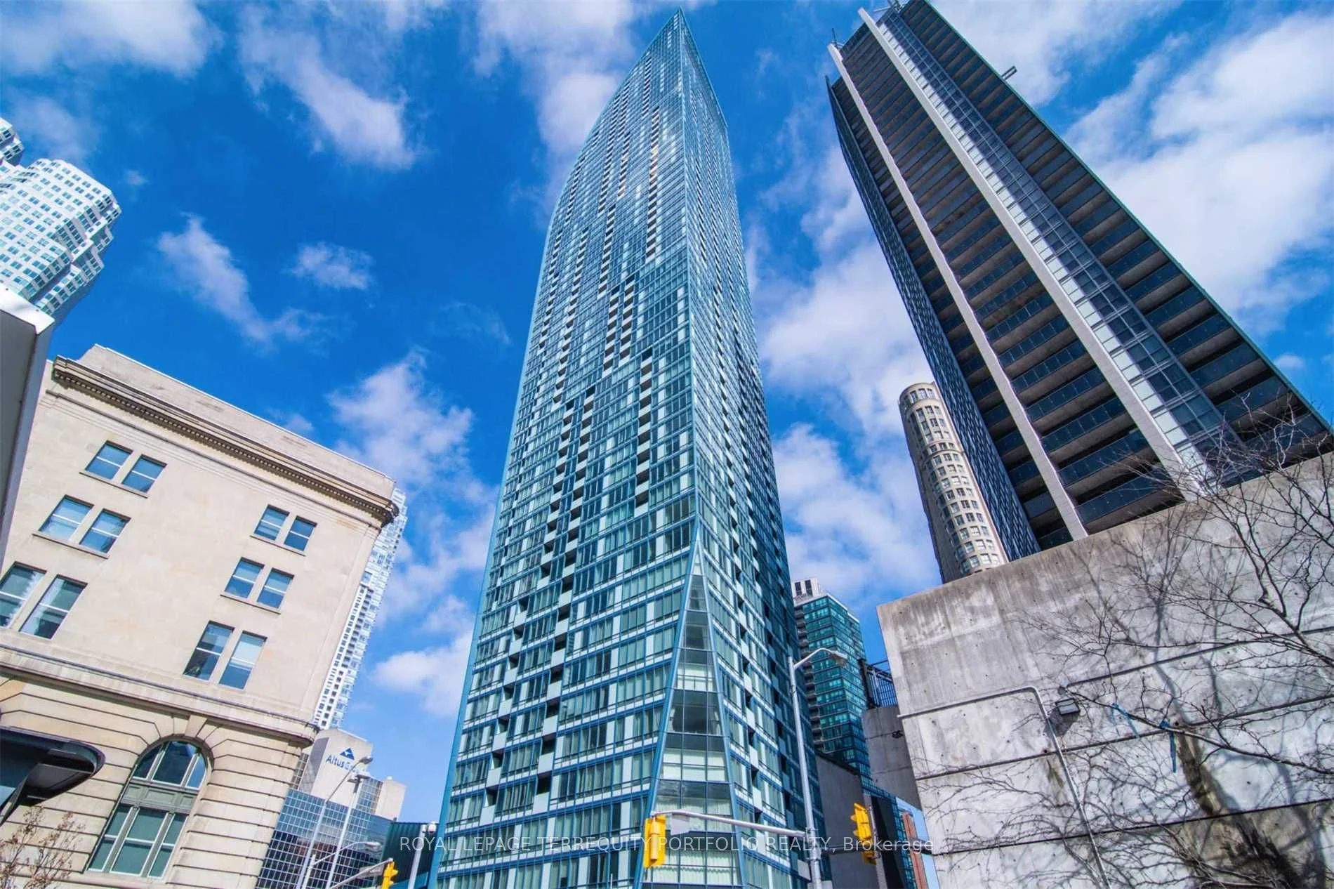 8 The Esplanade Avenue 1204, Toronto C08, ON M5E 0A6