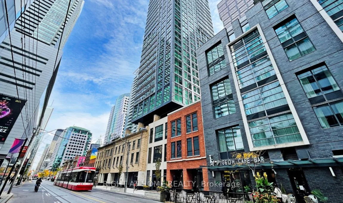 327 King Street 4303, Toronto C01, ON M5V 0W7