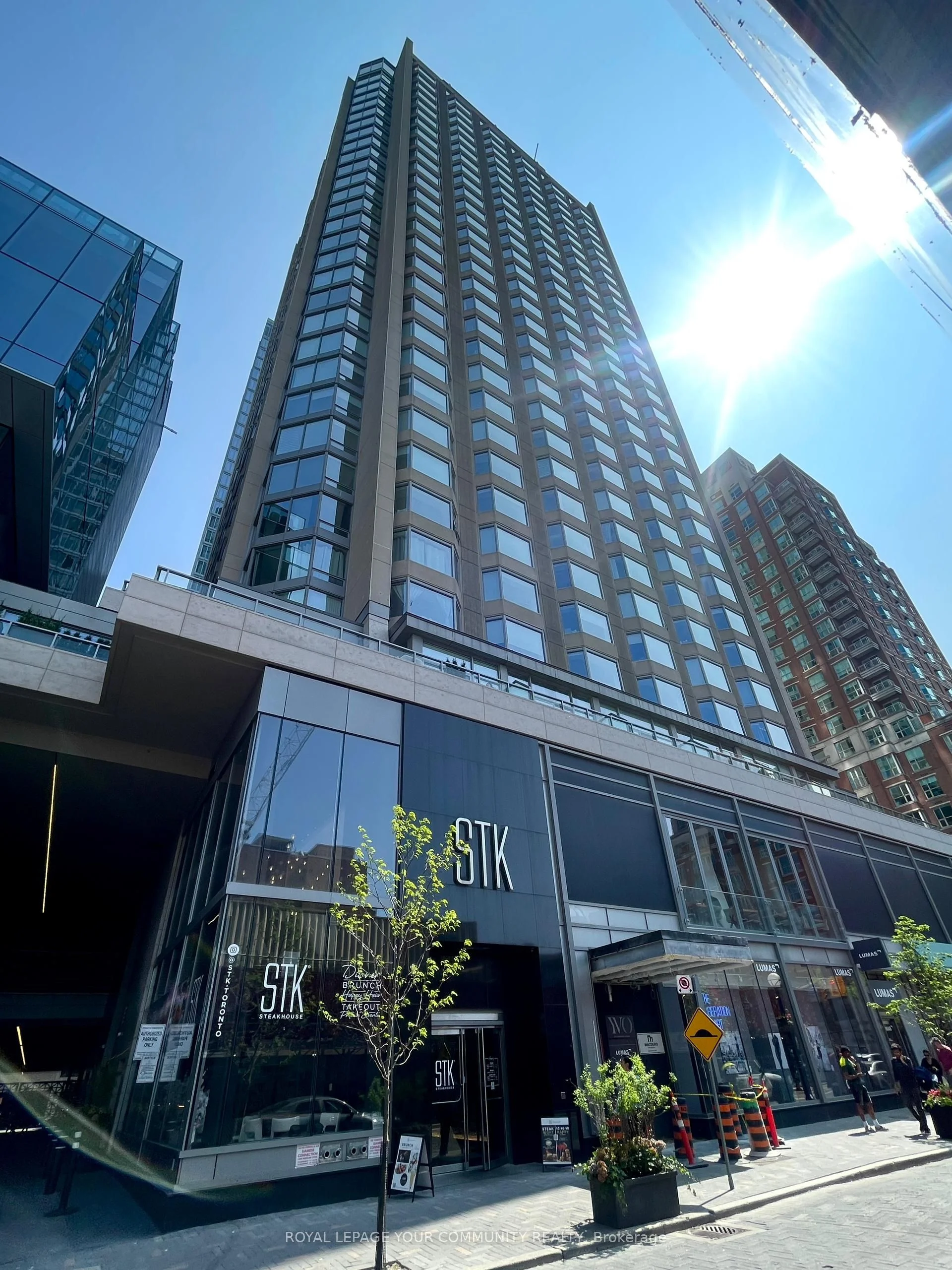 155 Yorkville Avenue 719, Toronto C02, ON M5R 0B4