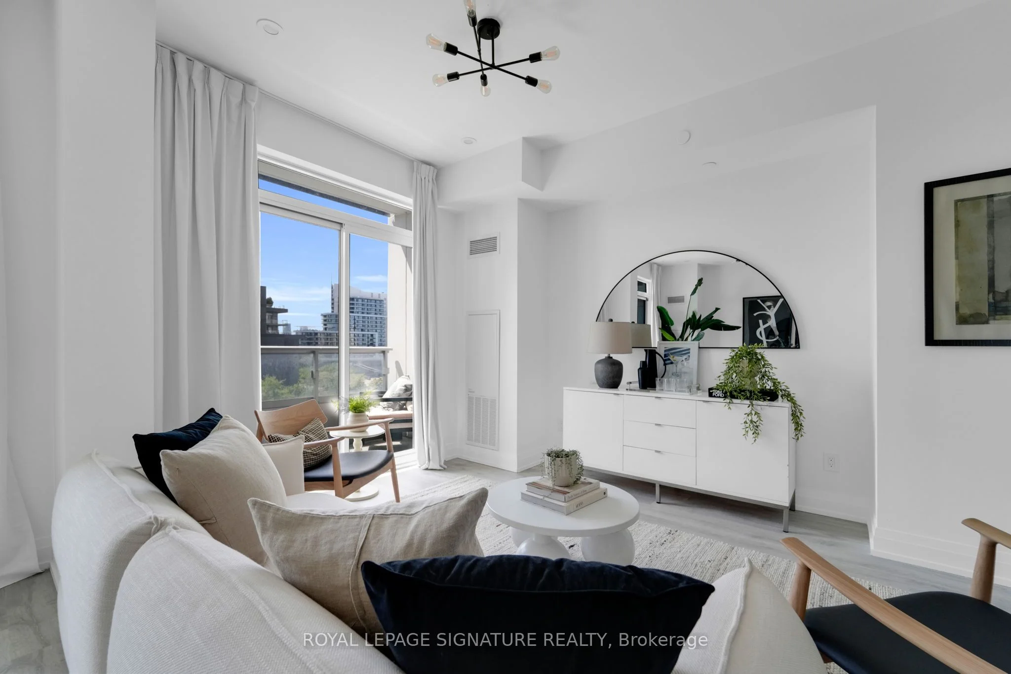 Condo Apartment in Toronto