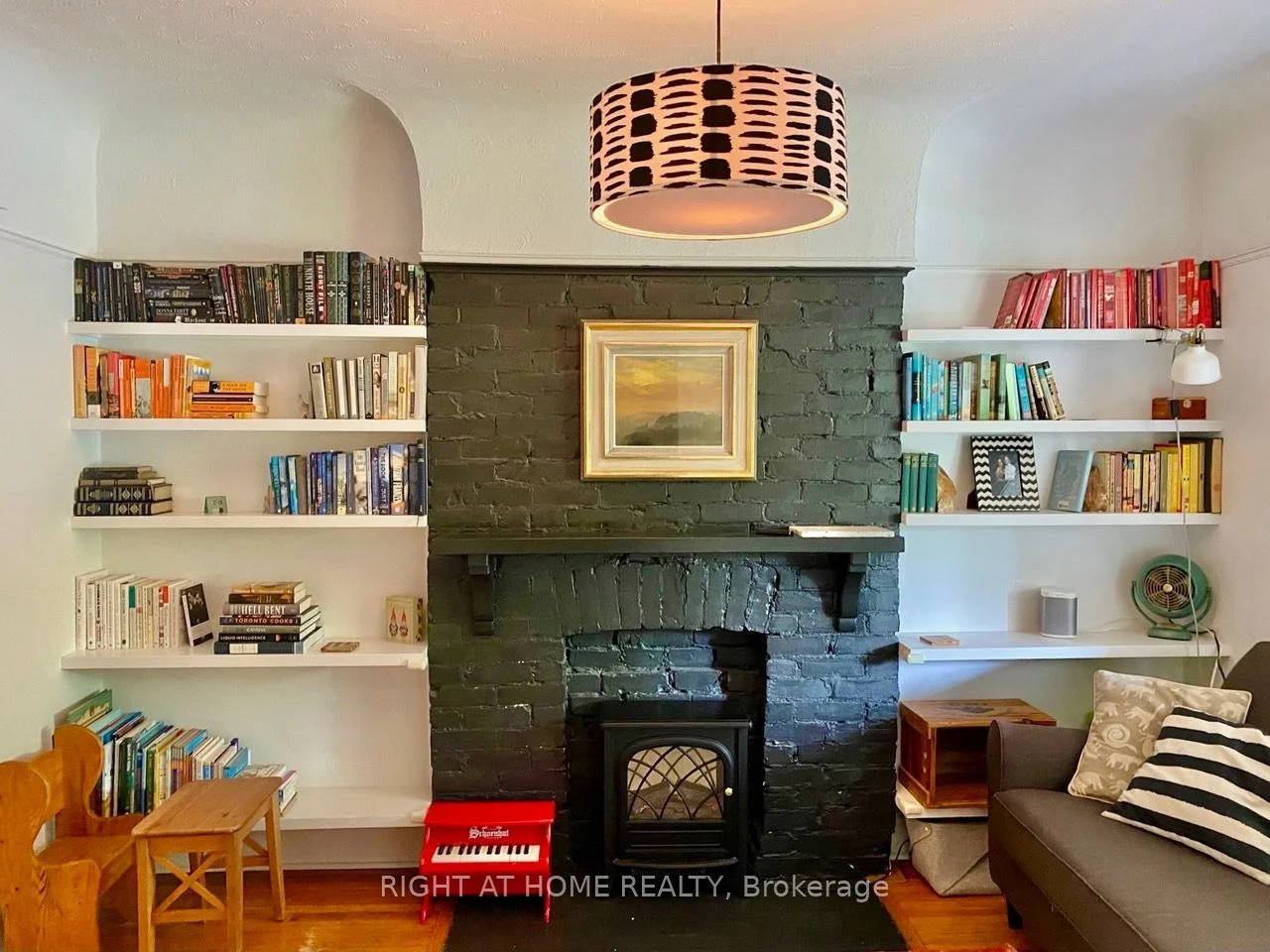 560 Crawford Street, Toronto C01, ON M6G 3J8
