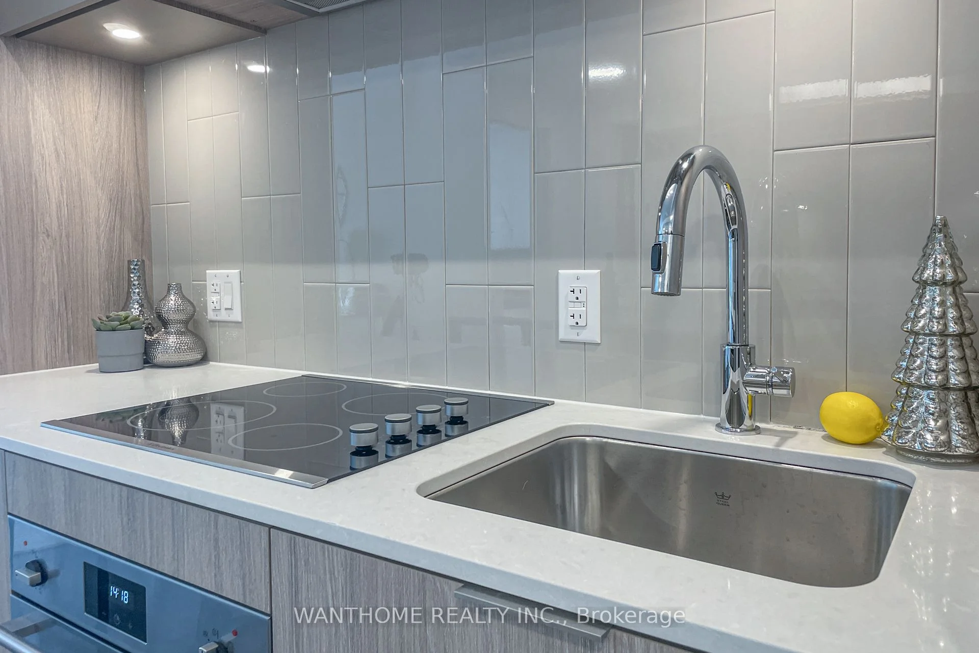 35 Tubman Avenue 512, Toronto C08, On M5a 0t1