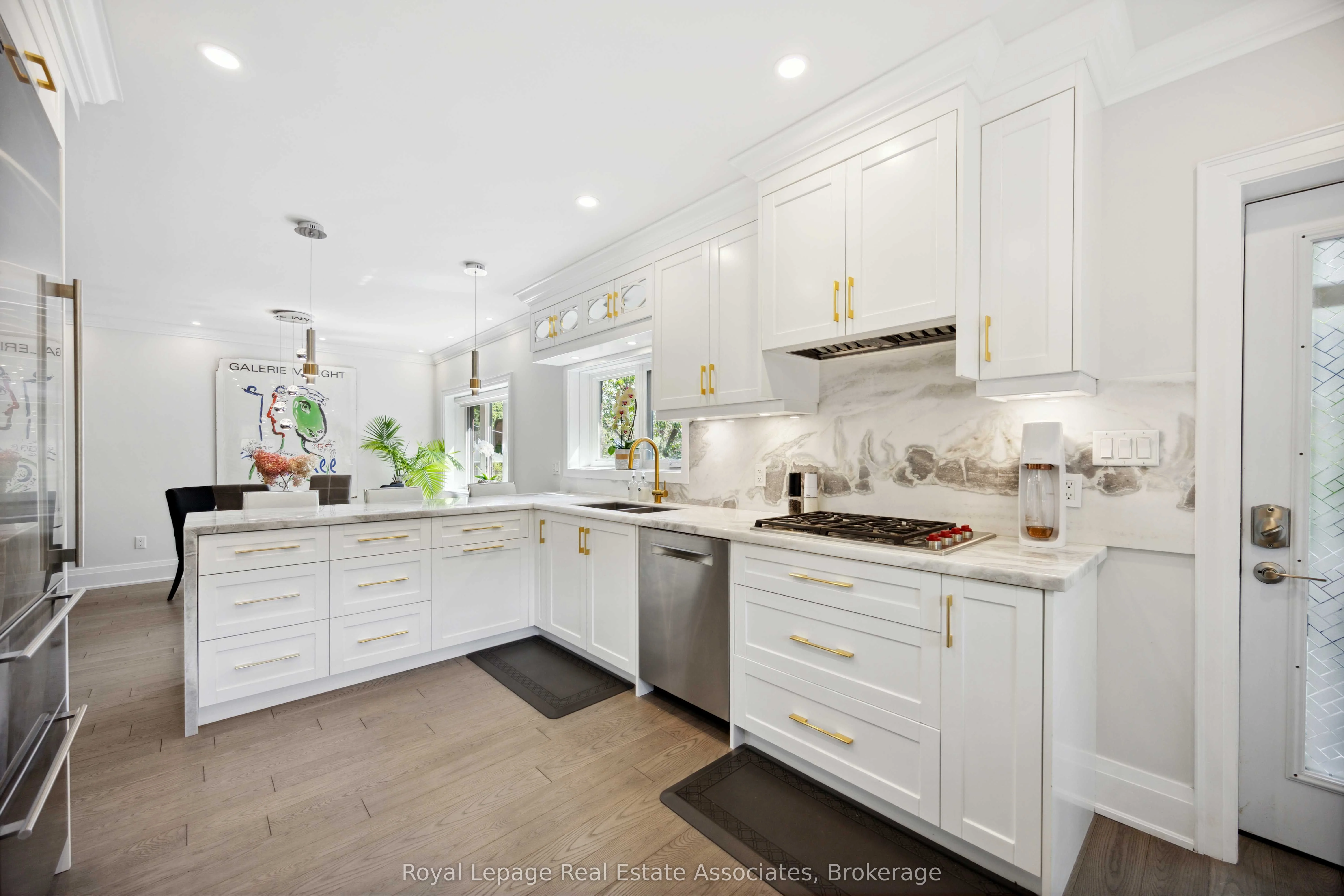 27 Glen Elm Avenue 2, Toronto C09, ON M4T 1T9