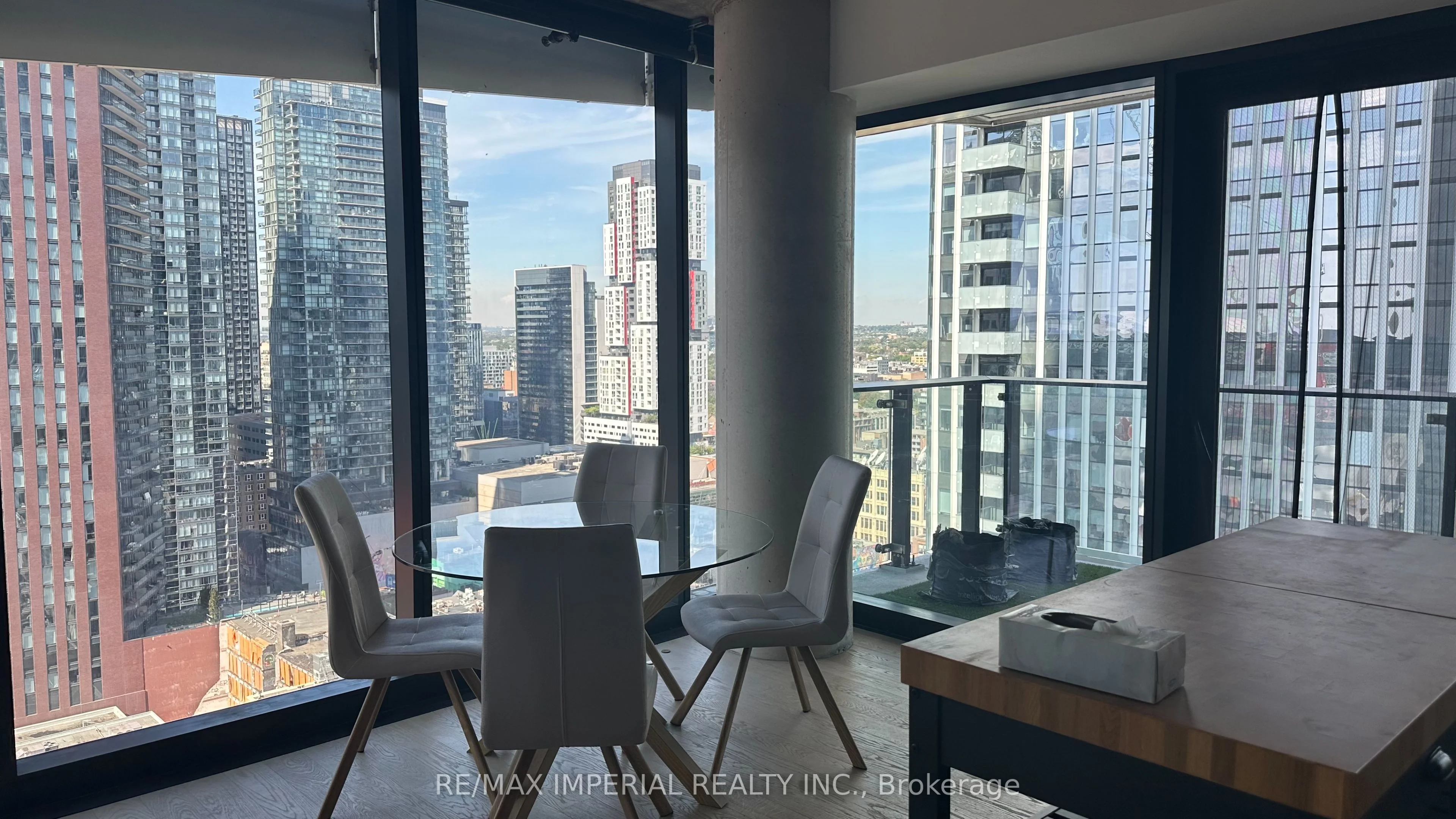 224 King Street W 2201, Toronto C01, ON M5H 0A6