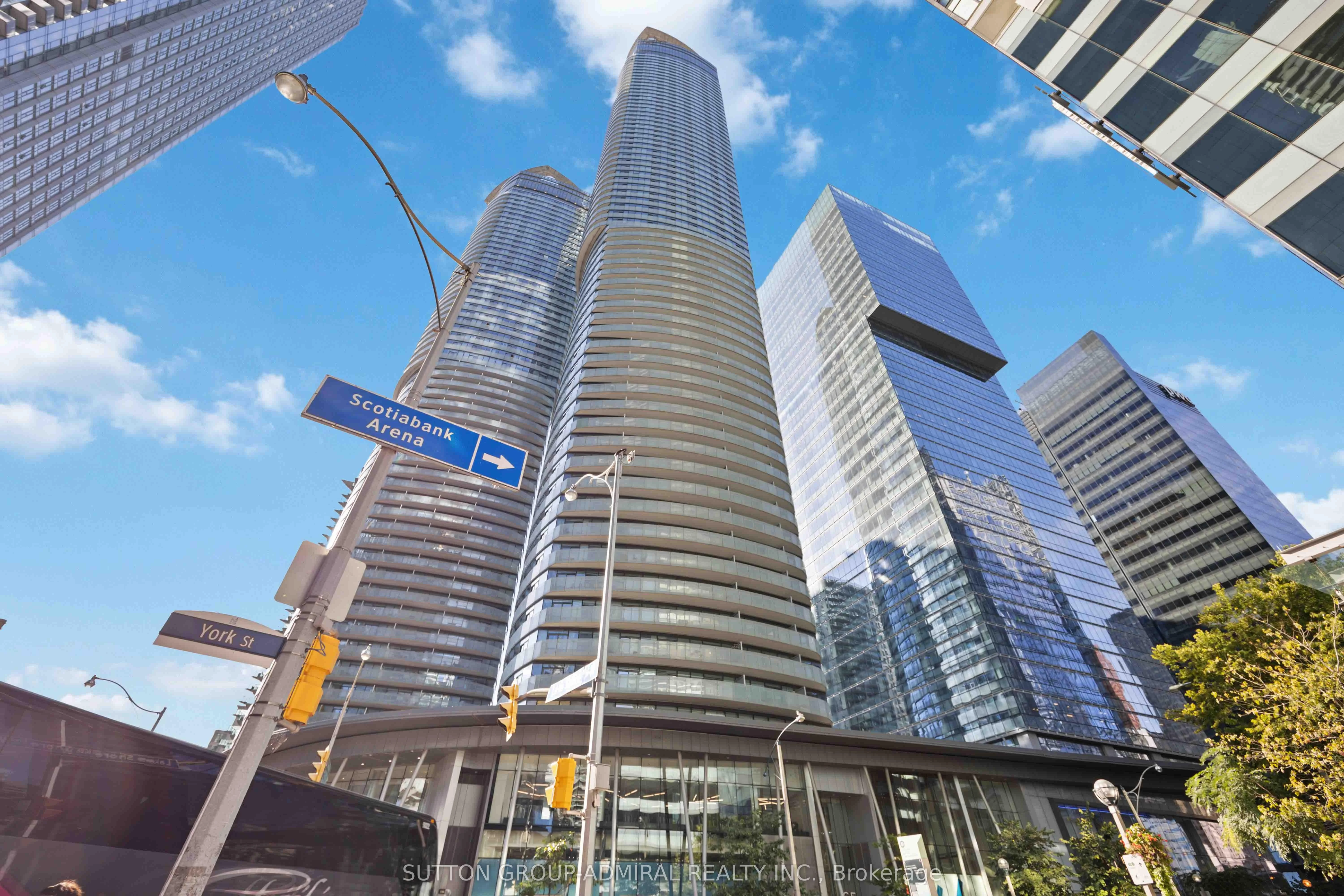 14 York Street 4704, Toronto C01, ON M5J 2Z2