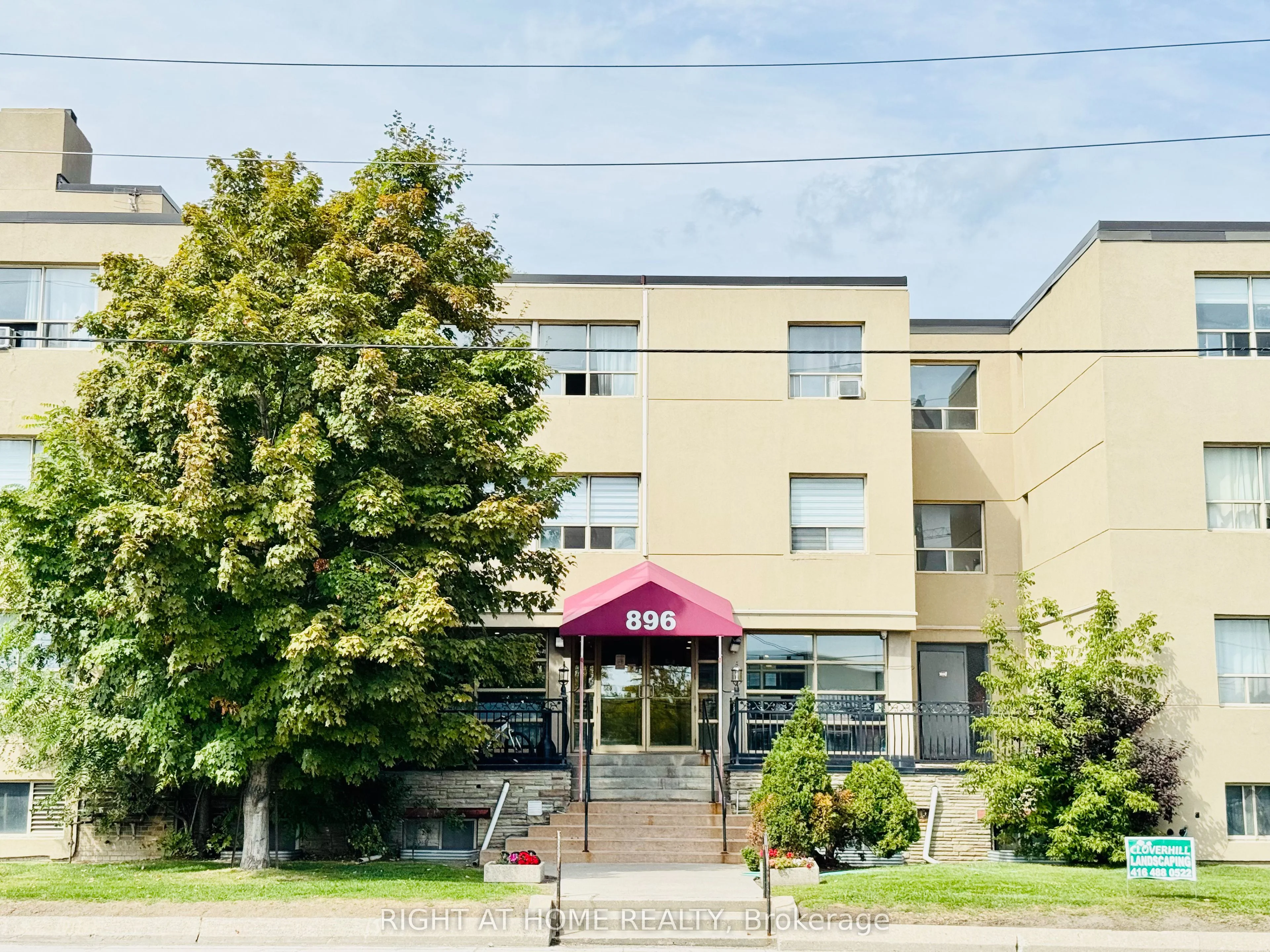 896 Eglinton Avenue E 302, Toronto C11, ON M4G 2L2